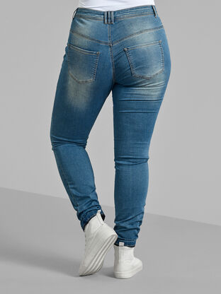 Super Slim Amy Jeans mit hoher Taille, Blue d. washed, Model image number 1