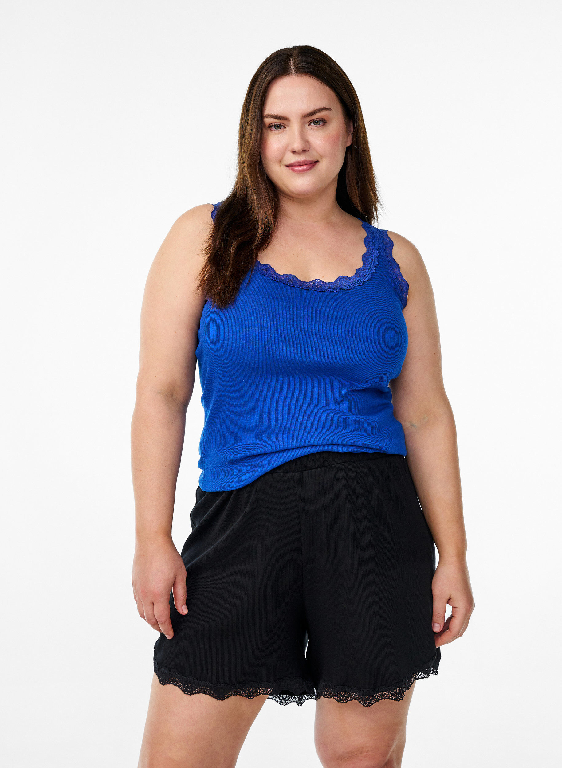 Zizzi Lockere Nachtshorts aus geripptem Material mit Spitzensaum, Schwarz, Model image number 0