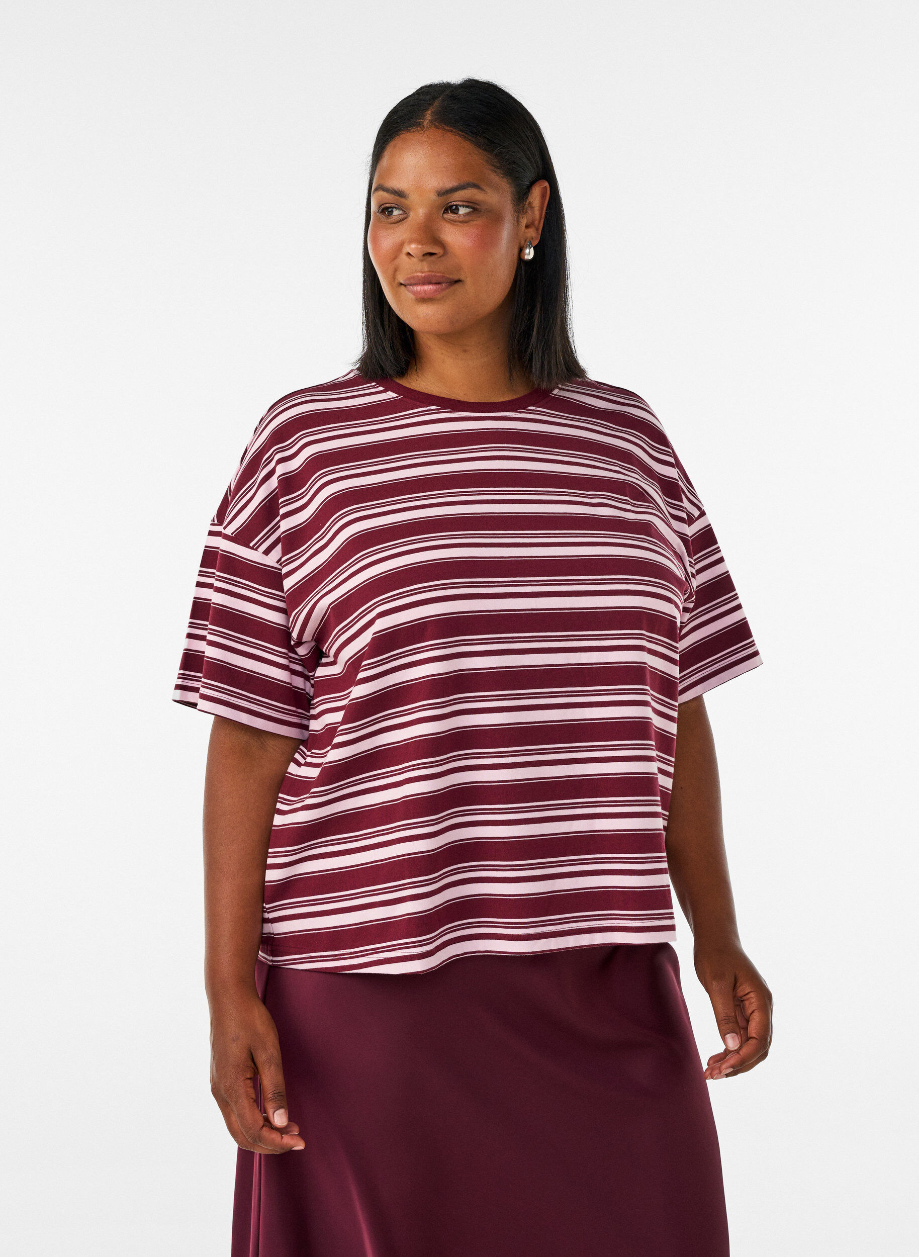 ZizziKastiges T-Shirt mit Streifenmuster, Rot, Model image number 0