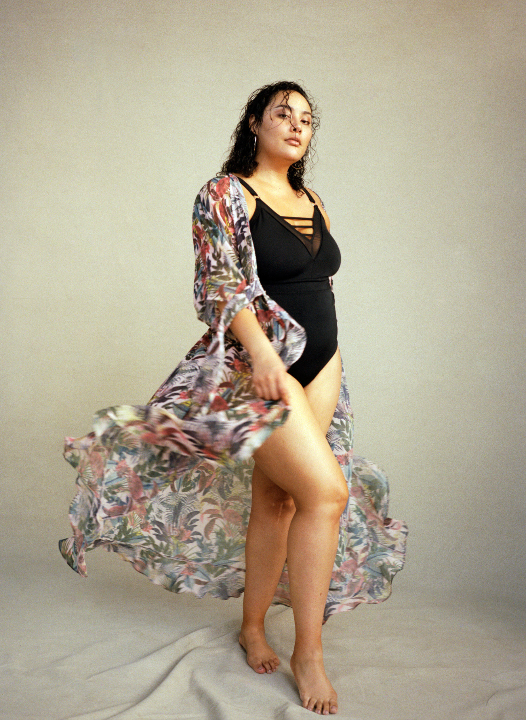 Zizzi Badeanzug mit V-Ausschnitt und Mesh, Black, Image image number 0