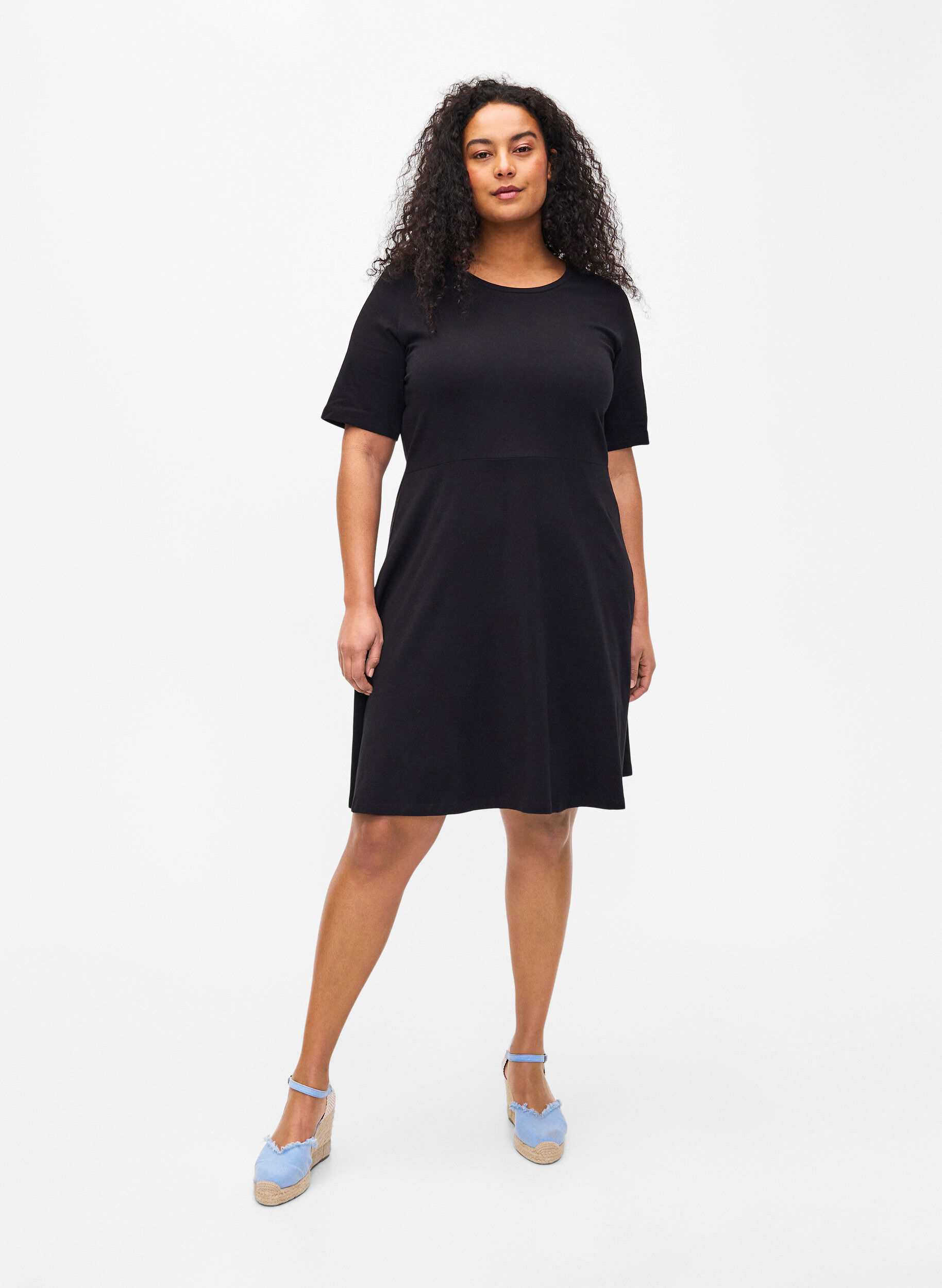 Zizzi Einfarbiges Baumwollkleid mit kurzen &Auml;rmeln, Black Solid, Model image number 2