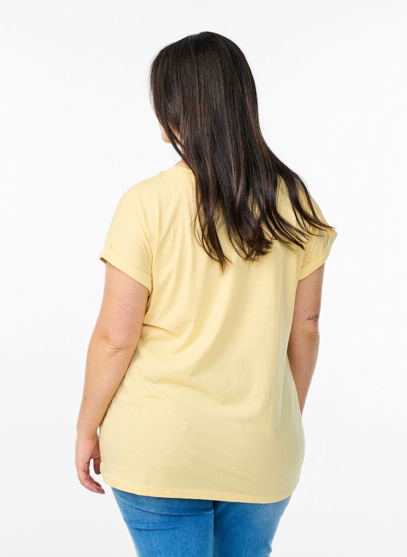 Kurz&auml;rmliges T-Shirt aus einer Baumwollmischung, Gelb, Model image number 2