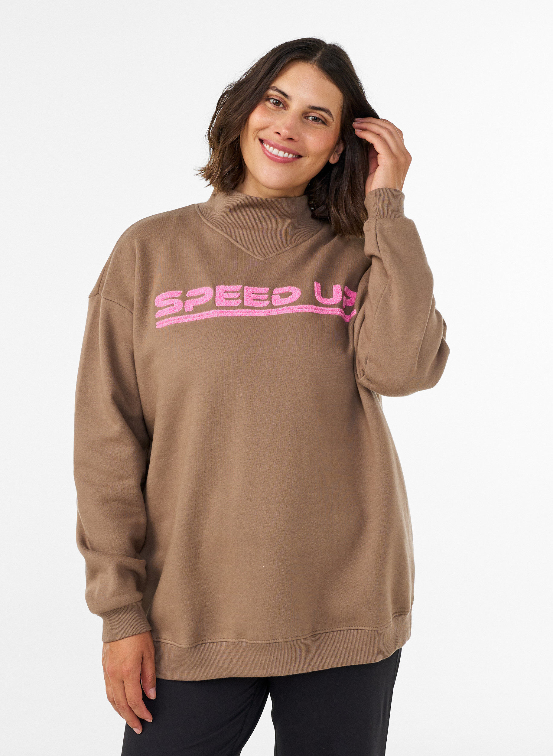 ZizziSweatshirt mit hohem Kragen und sportlichem Frontmotiv, Braun, Model image number 0