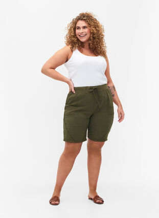 Lockere Shorts aus Baumwolle mit Taschen, Ivy Green, Model image number 4