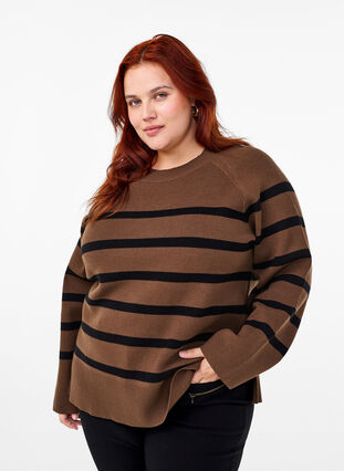 Gestreifte Strickbluse mit Rundhalsausschnitt - Braun - Gr. 42-64 