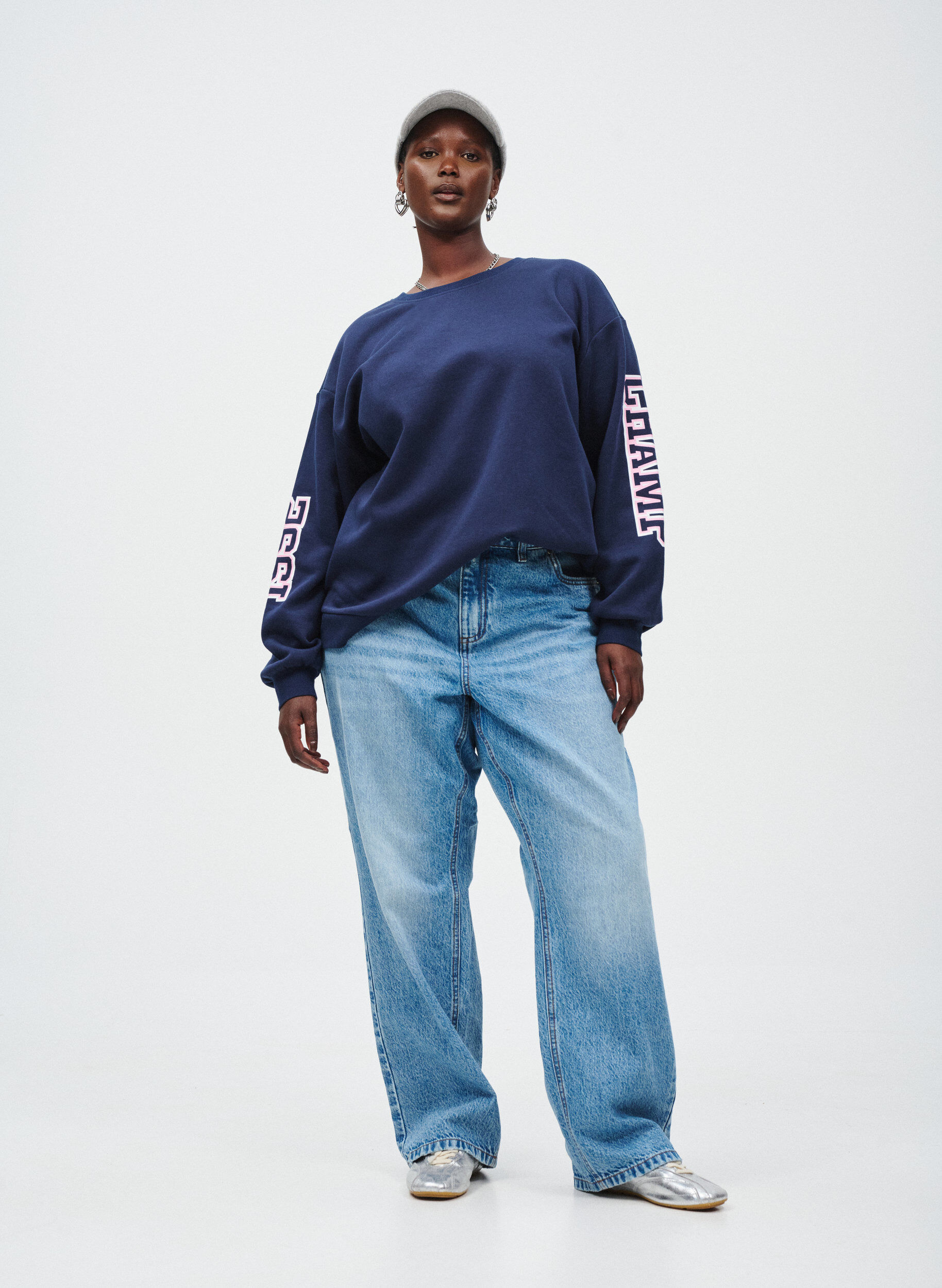 Zizzi Sweatshirt mit Statement-Print an &Auml;rmeln und R&uuml;cken, Blau, Image image number 0