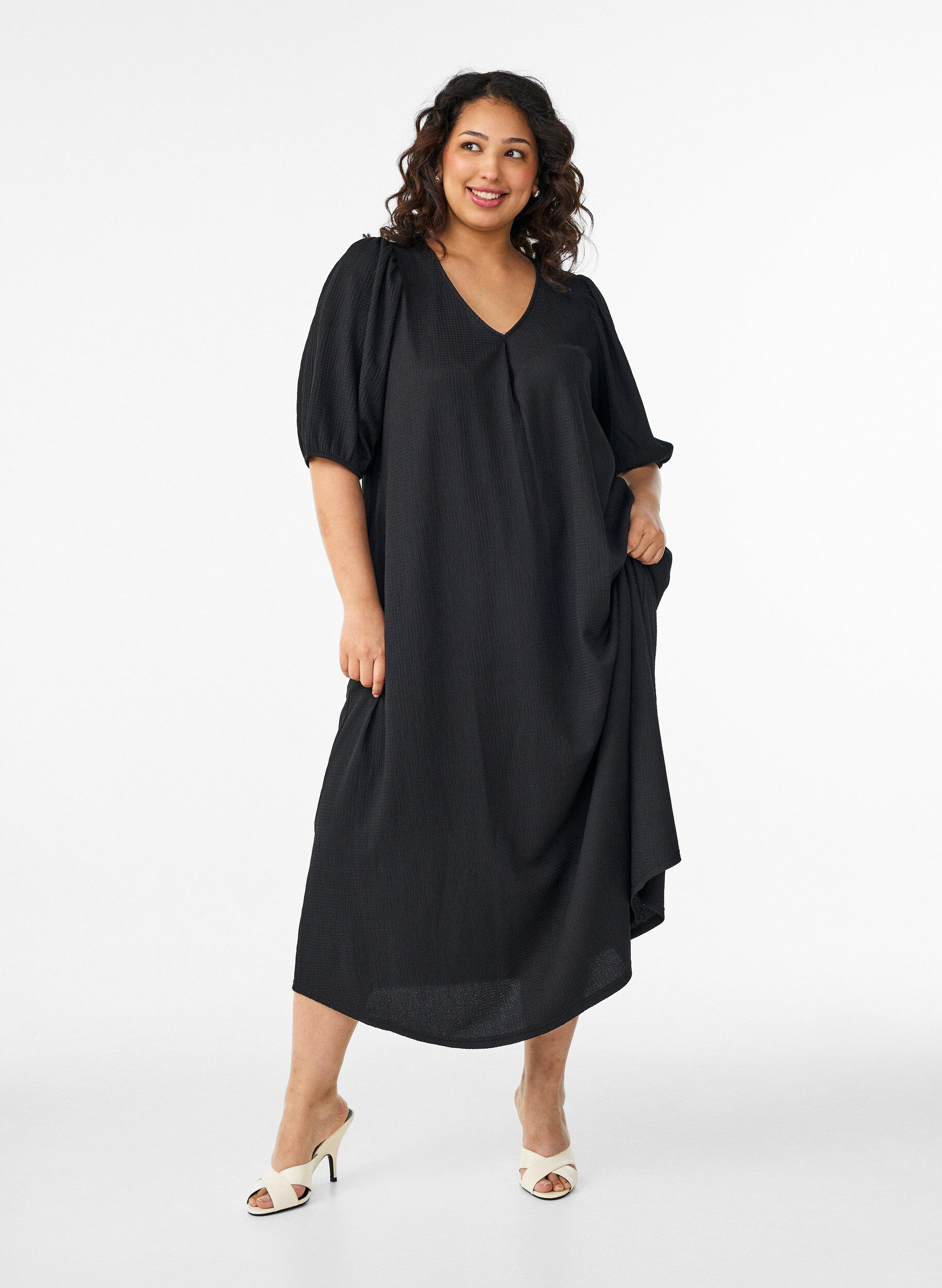 ZizziMidikleid mit V-Ausschnitt und Struktur, Schwarz, Model image number 0