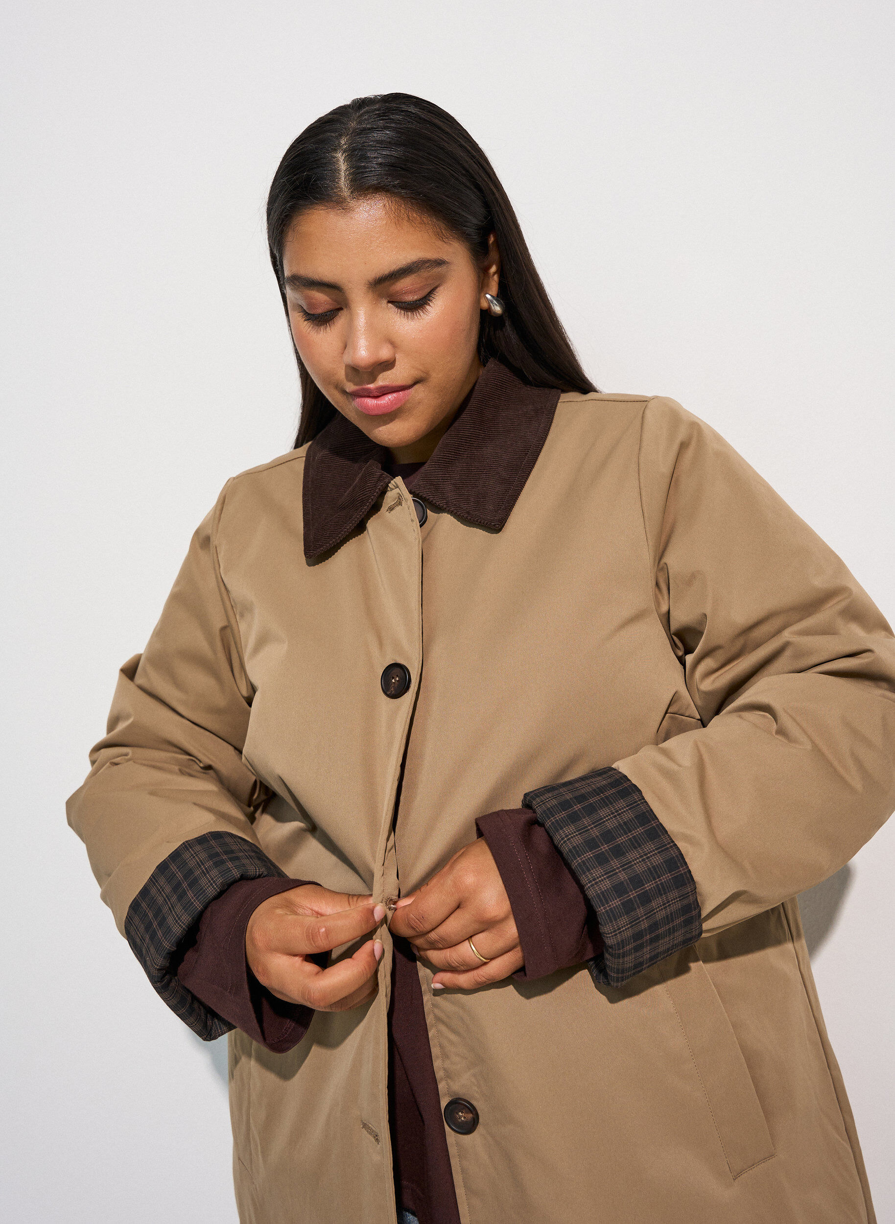 ZizziMittellange Jacke mit Cordkragen, Beige, Model image number 3