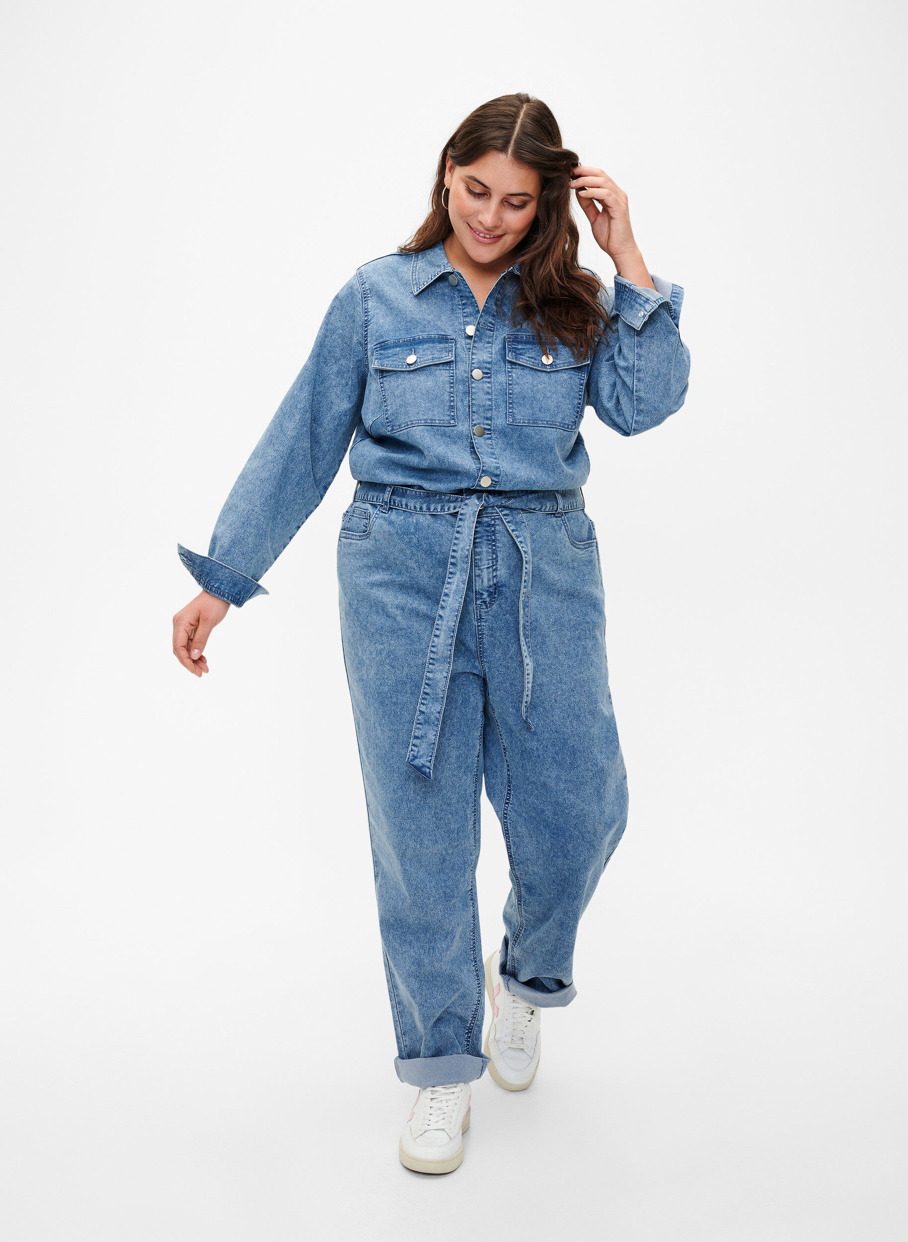 Zizzi Lang&auml;rmeliger Denim-Jumpsuit, Light Blue Denim, Model image number 0
