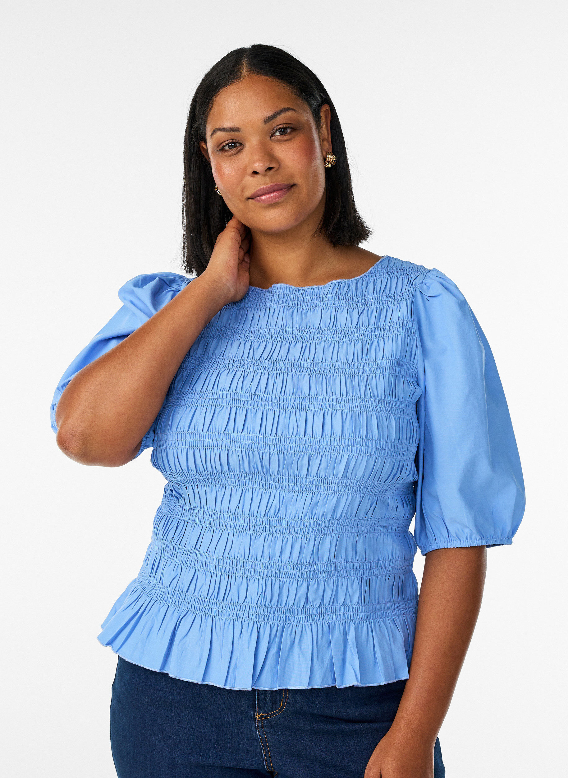 Smockbluse mit R&uuml;schensaum und U-Boot-Ausschnitt, Blau, Model