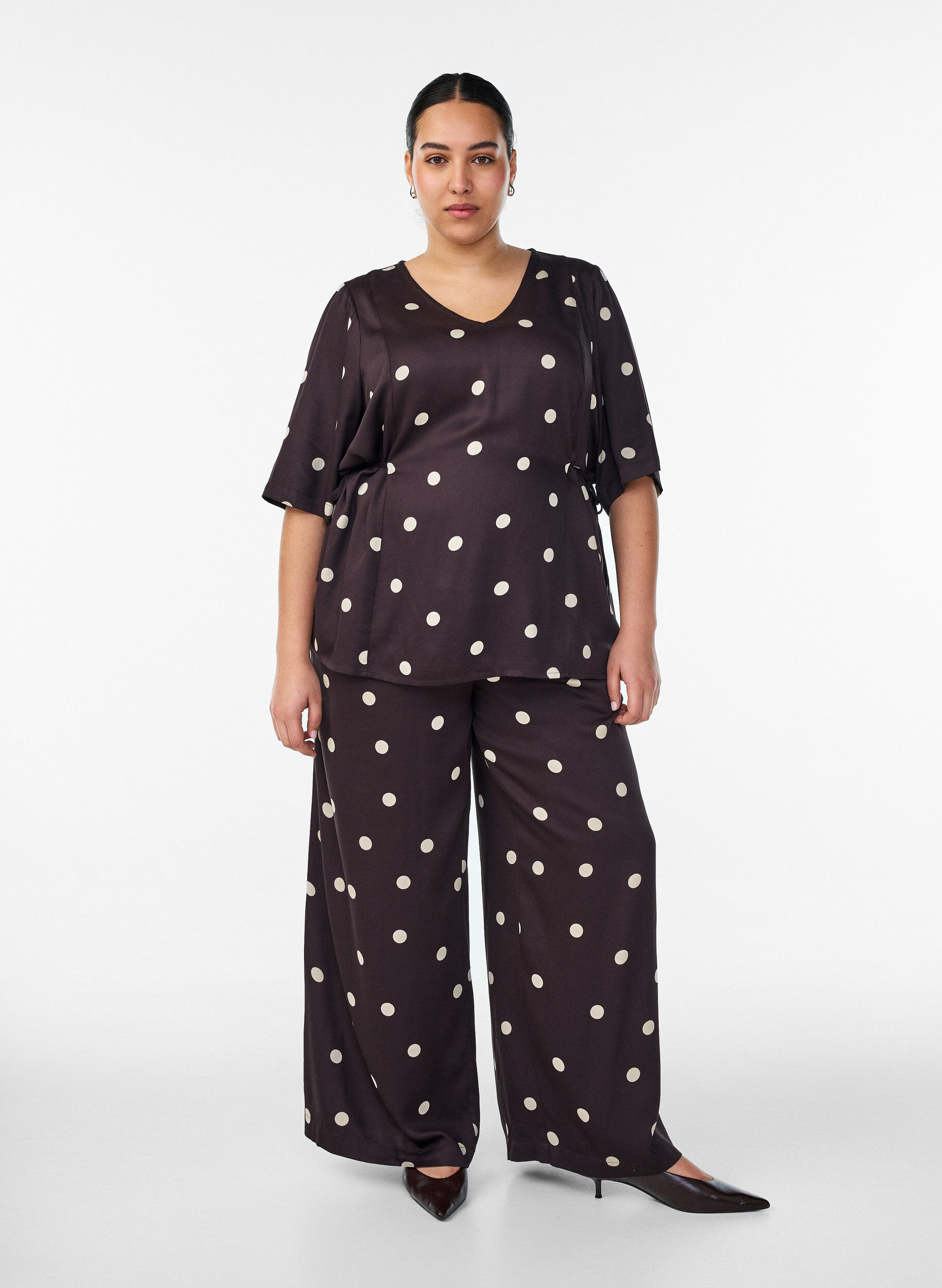 ZizziHose aus Viskose mit Polka Dots und weitem Bein, Braun, Model image number 0