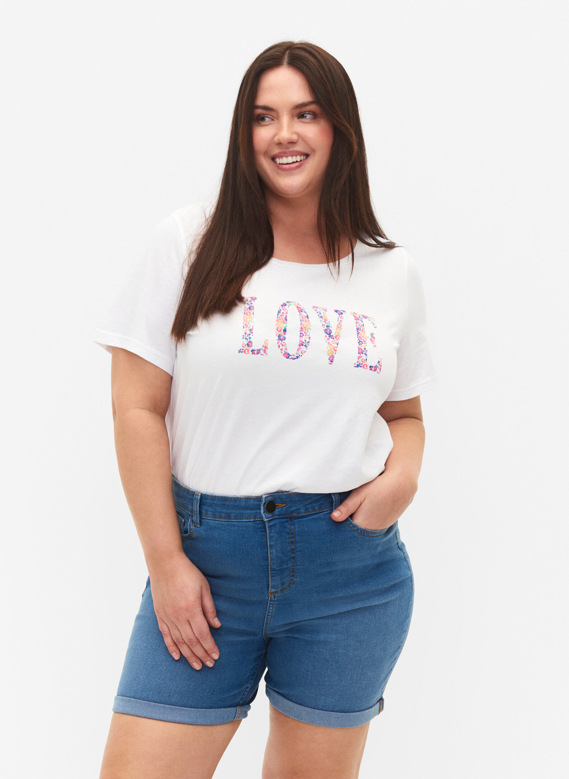 Zizzi Hoch taillierte Jeansshorts mit Slim Fit, Medium Blue Denim, Model image number 0