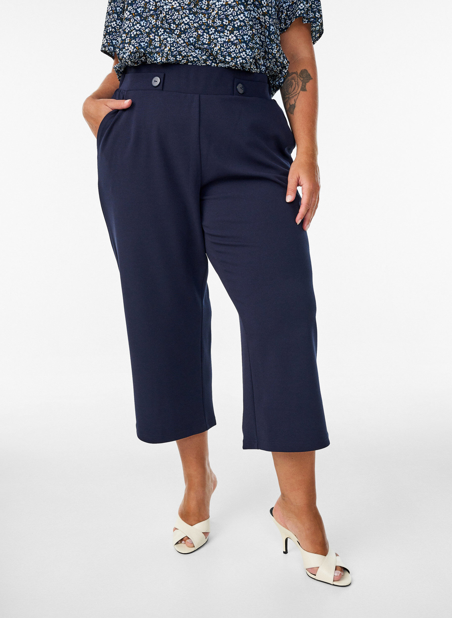Zizzi7/8 Hose mit lockerer Passform, Blau, Model image number 2