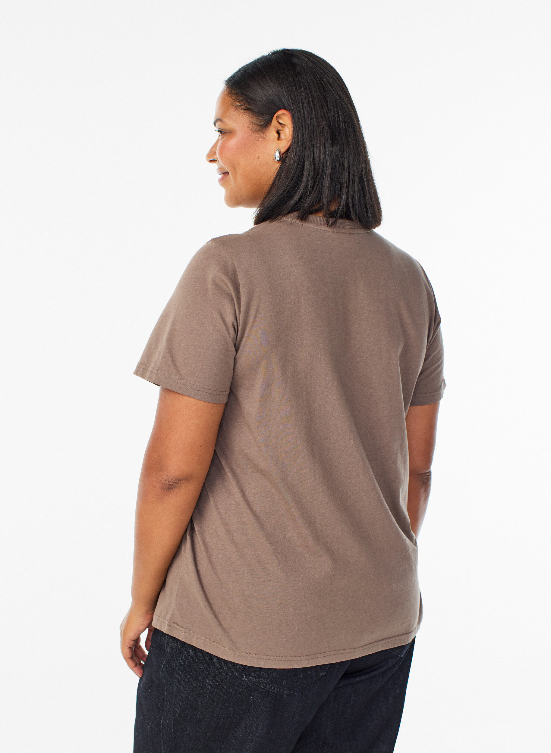 Zizzi Basic T-Shirt aus Baumwolle mit Rundhalsausschnitt, Braun, Model image number 2
