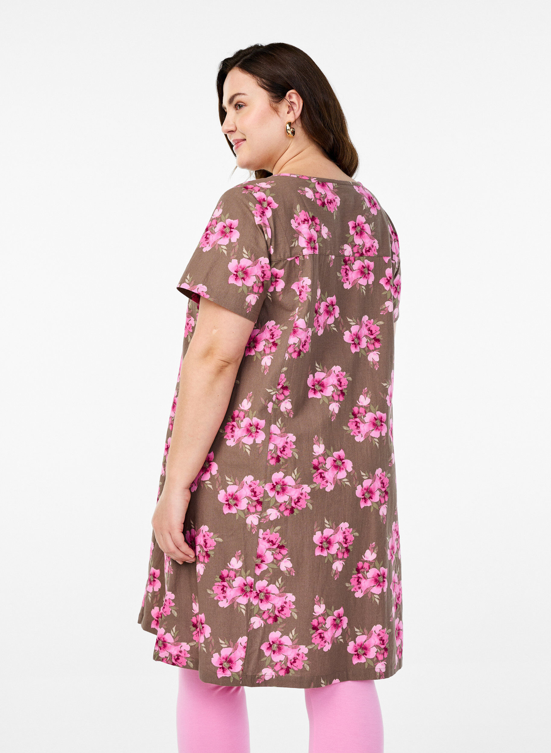 Zizzi Kurzes A-Linien-Kleid mit floralem Print, Braun, Model image number 2