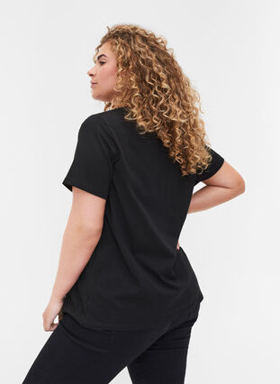 T-Shirt aus Bio-Baumwolle mit Print, Black You, Model image number 1