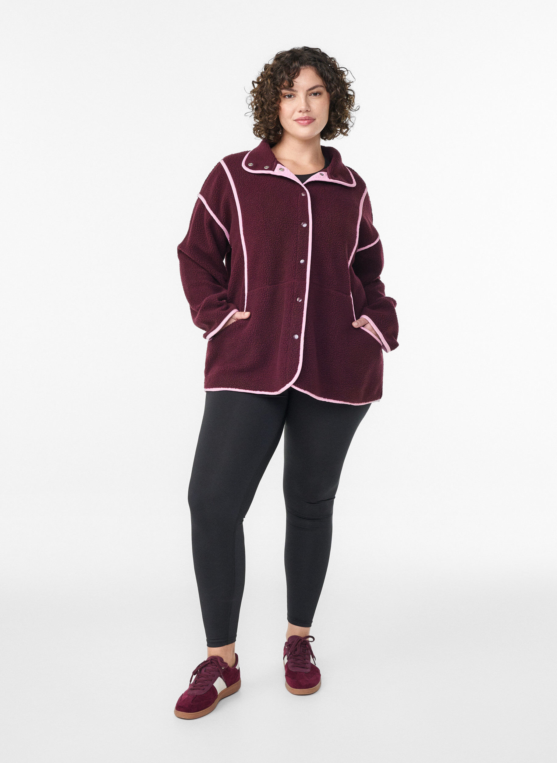 Zizzi Teddy-Jacke mit Kontrastdetails, Rot, Model image number 1