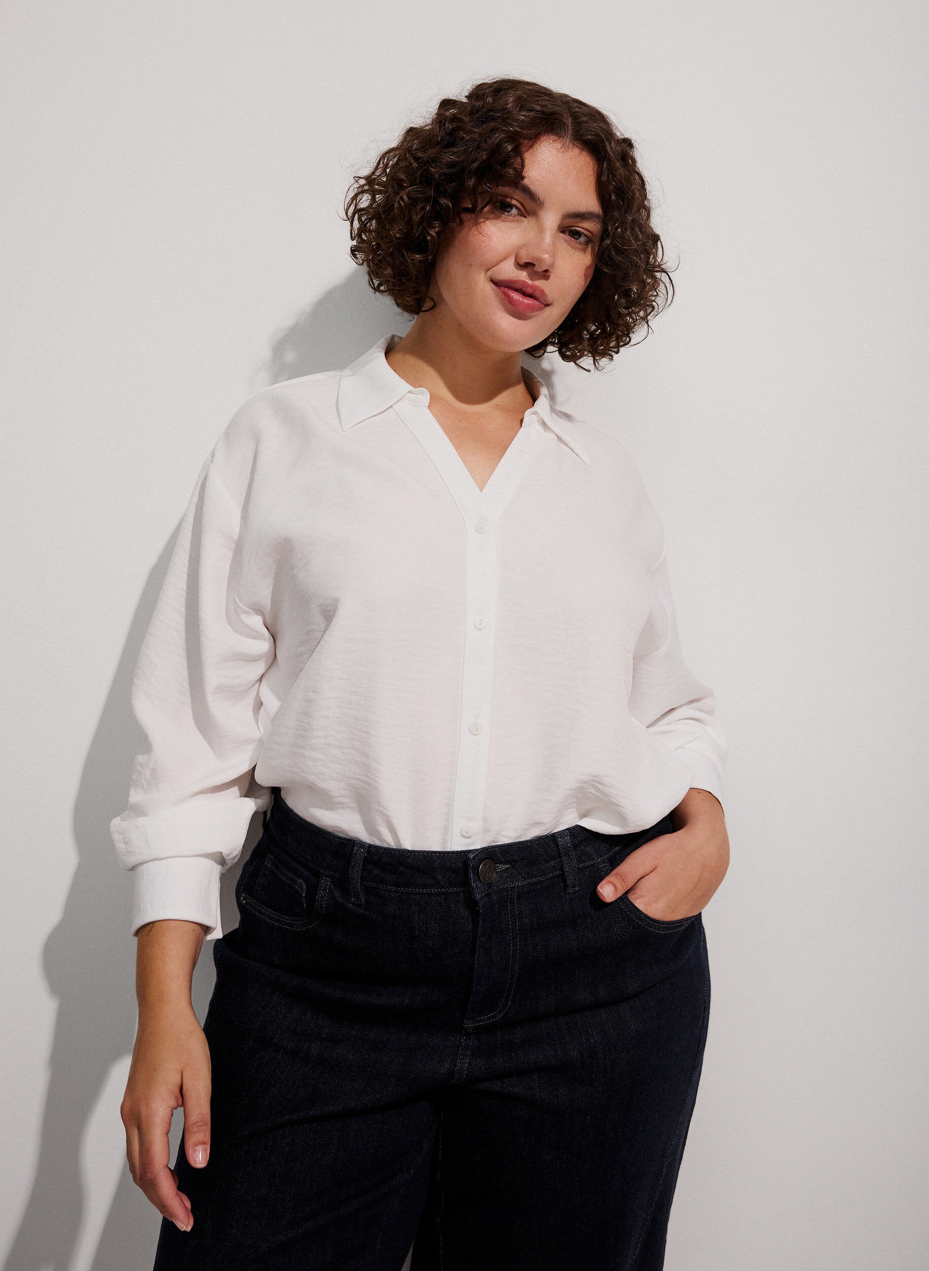 ZizziLockere Bluse mit V-Ausschnitt, Wei&szlig;, Model image number 0