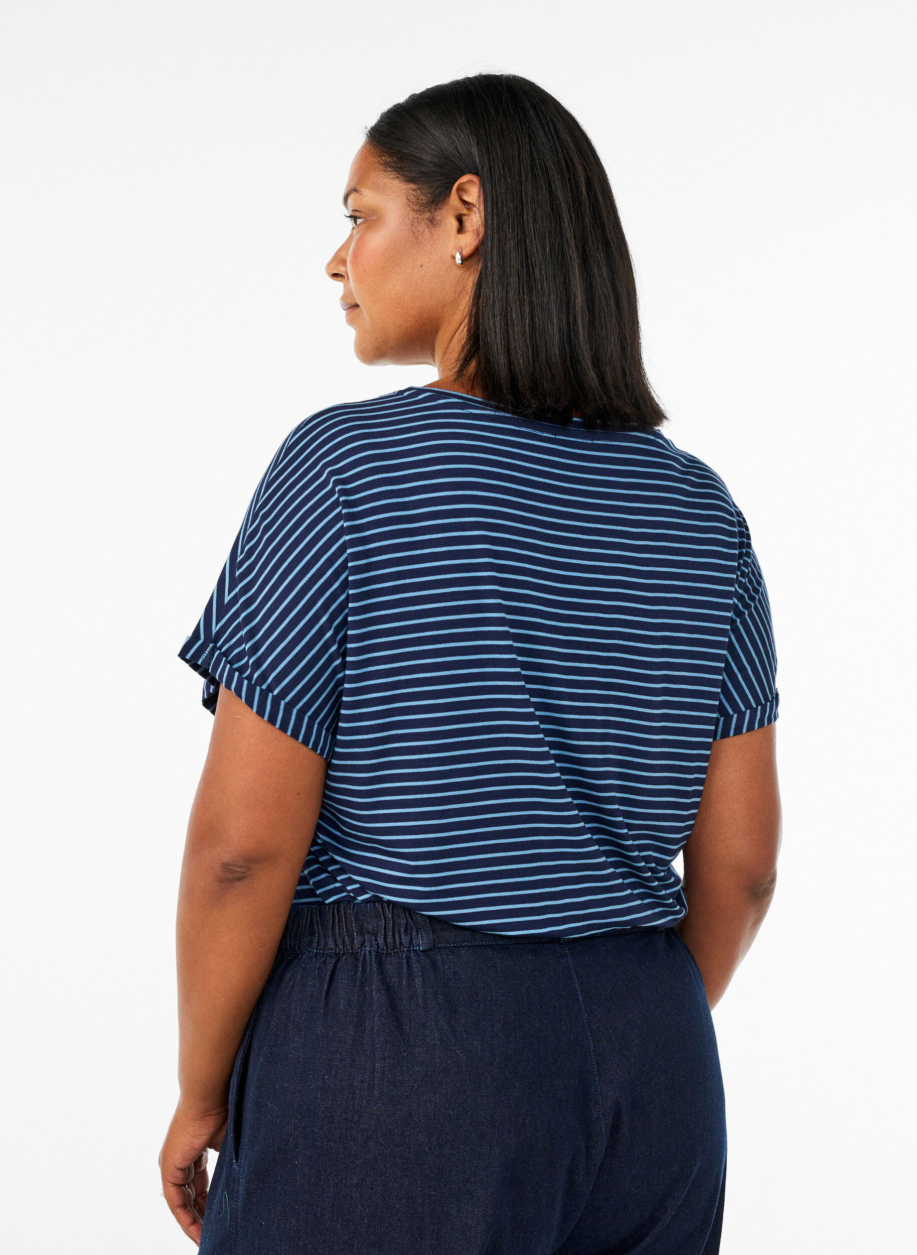 ZizziGestreiftes T-Shirt aus Viskose mit Rundhalsausschnitt, Blau, Model image number 2