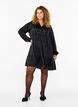 Kurzes Satinkleid mit Ton-in-Ton-Muster, Black, Model image number 2