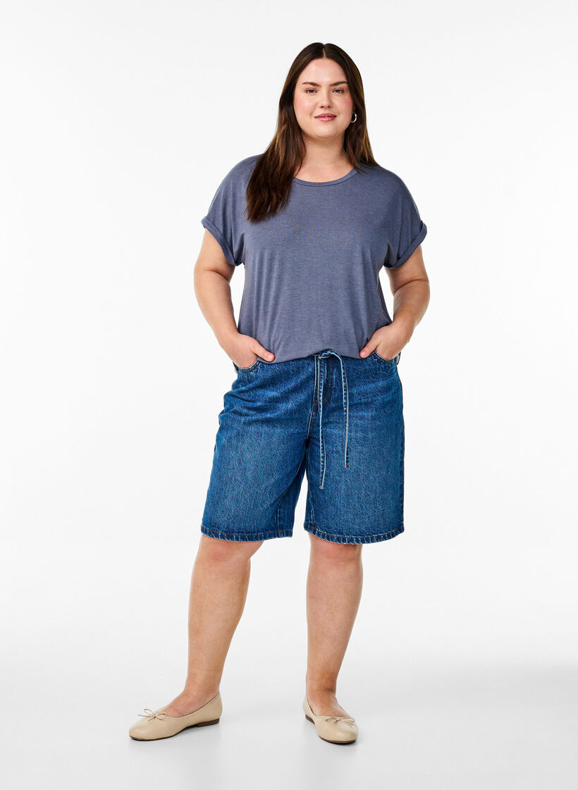 Lockeres T-Shirt mit Rundhalsausschnitt, Blau, Model image number 1