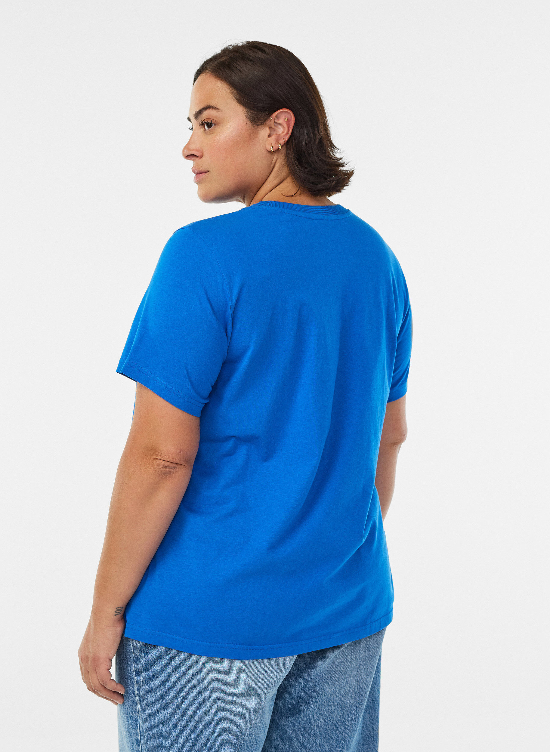 Zizzi Basic-T-Shirt aus Baumwolle mit Rundhalsausschnitt, Blau, Model image number 2