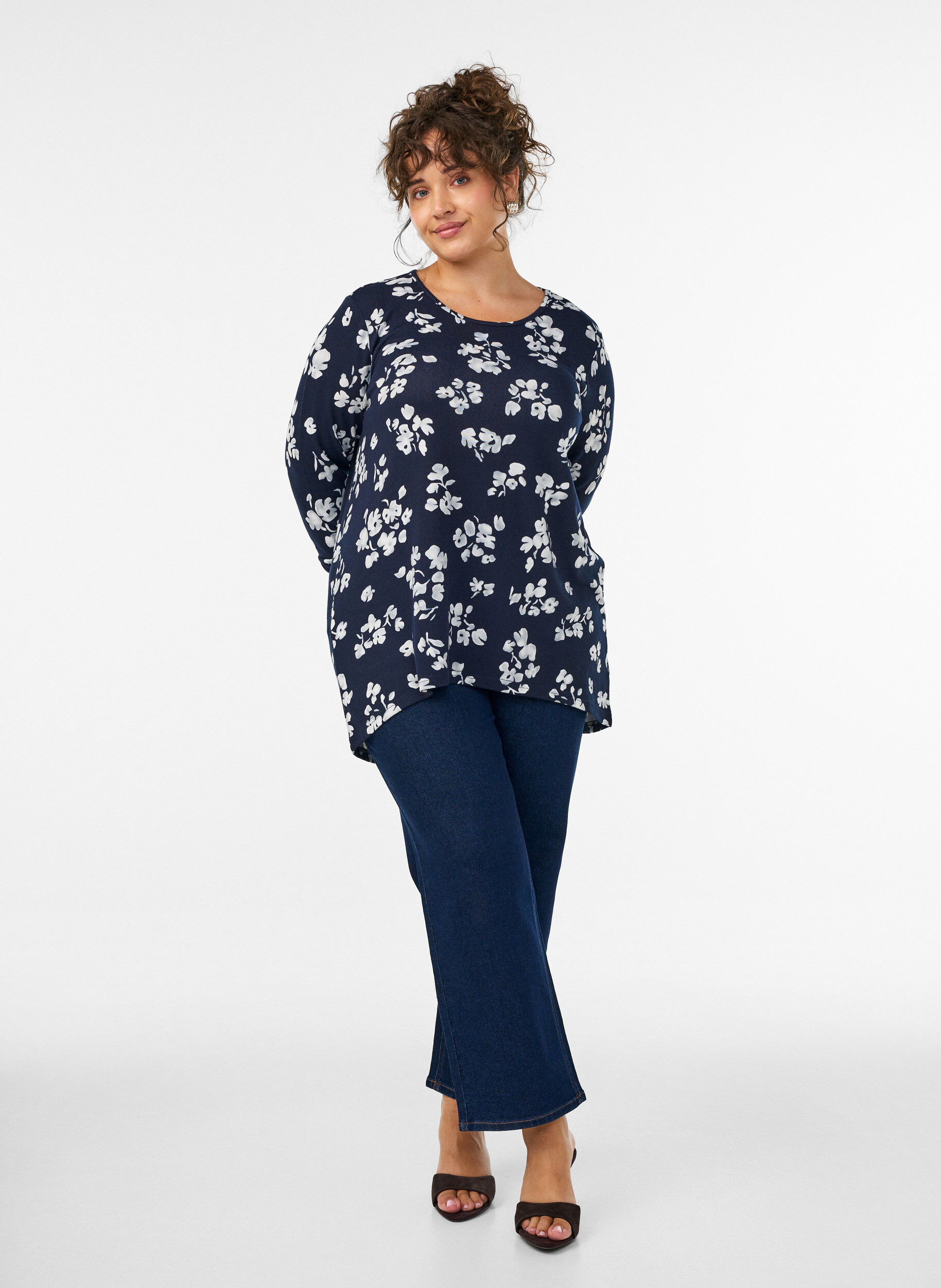 ZizziBluse mit Blumenmuster und langen &Auml;rmeln, Blau, Model image number 1