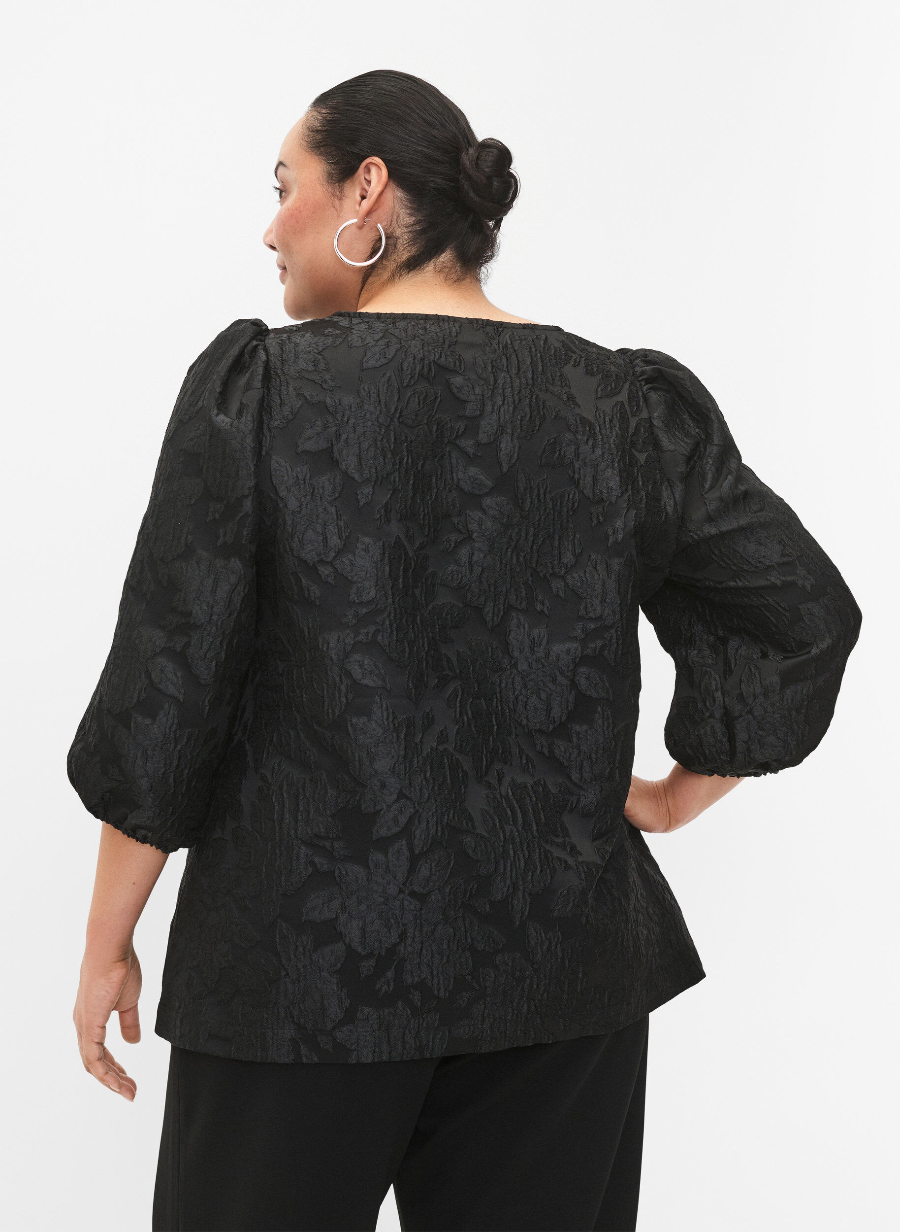 Zizzi  Jacquard-Bluse mit 3/4-&Auml;rmeln, Black, Model image number 1