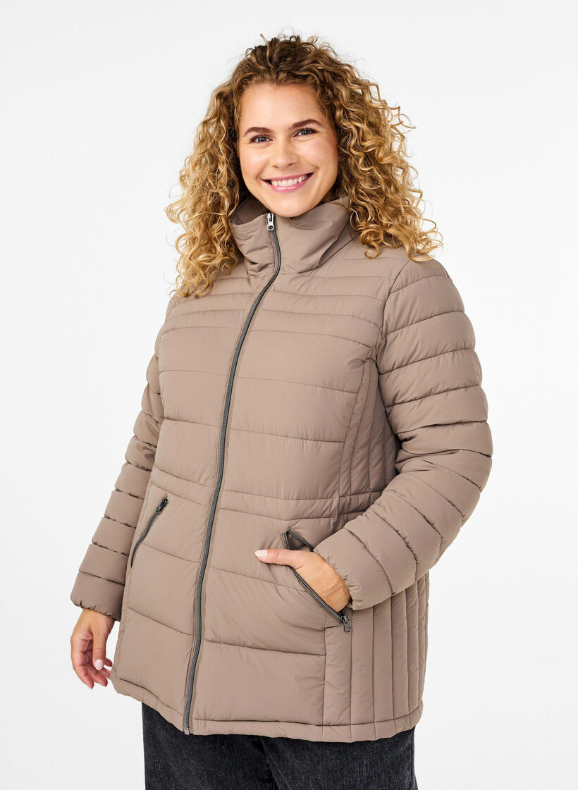 Kurze Steppjacke mit Taschen, Beige, Model image number 0