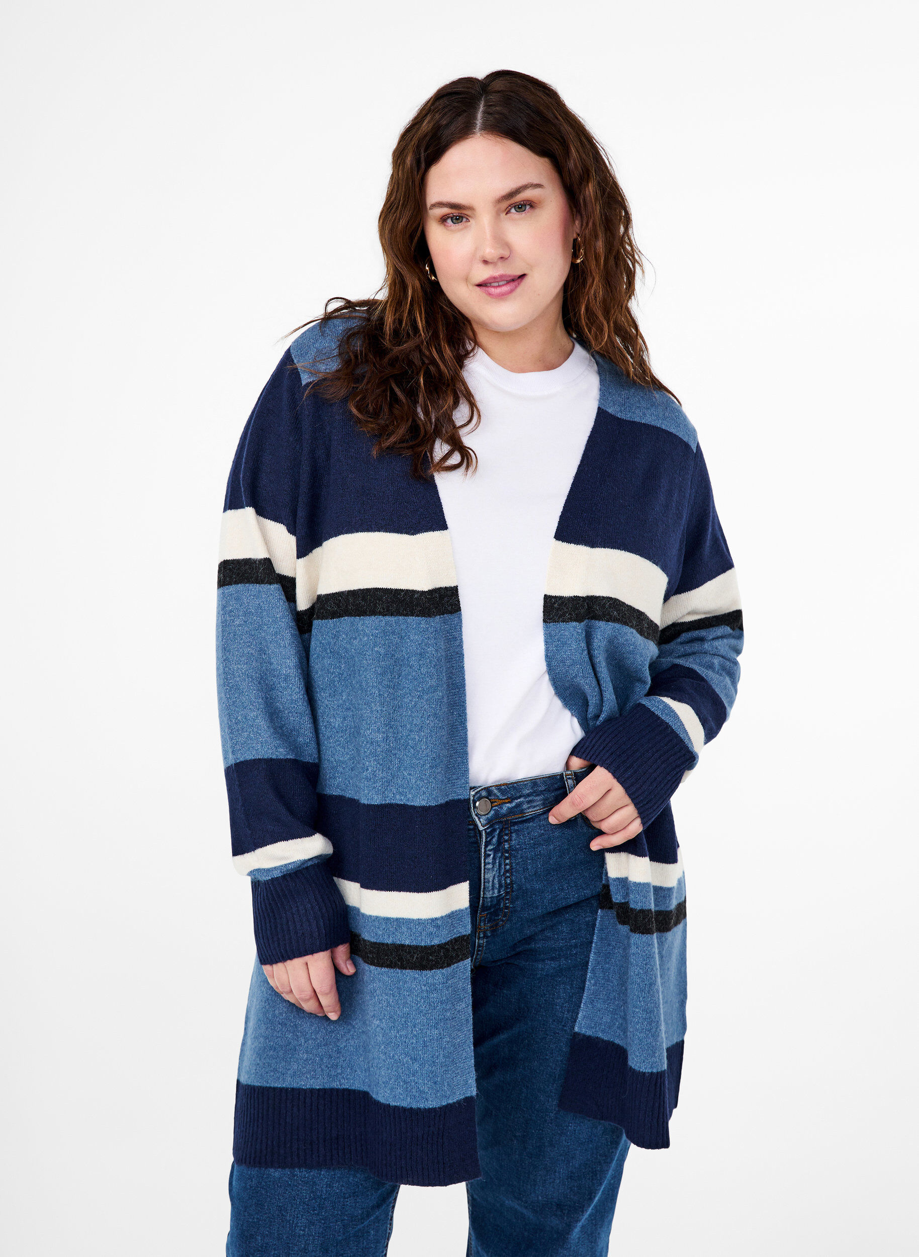 Zizzi Lange Strickjacke mit breiten Streifen, Blau, Model image number 0