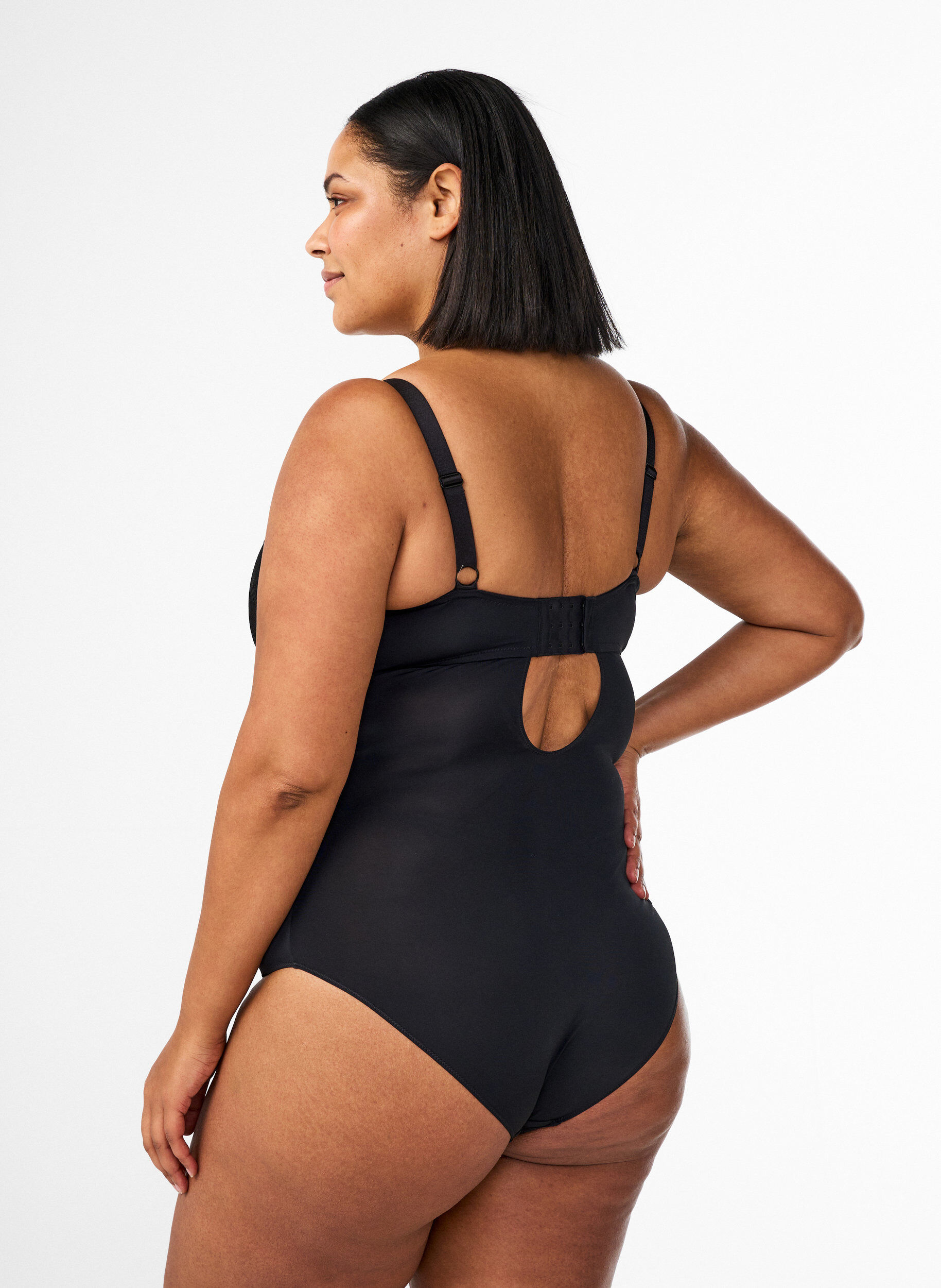 Zizzi Body mit B&uuml;gel und Spitzendetails, Schwarz, Model image number 1