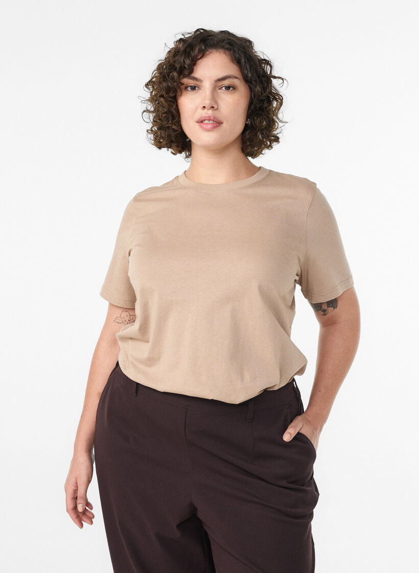 Basic-T-Shirt aus Baumwolle mit Rundhalsausschnitt, Beige, Model image number 0