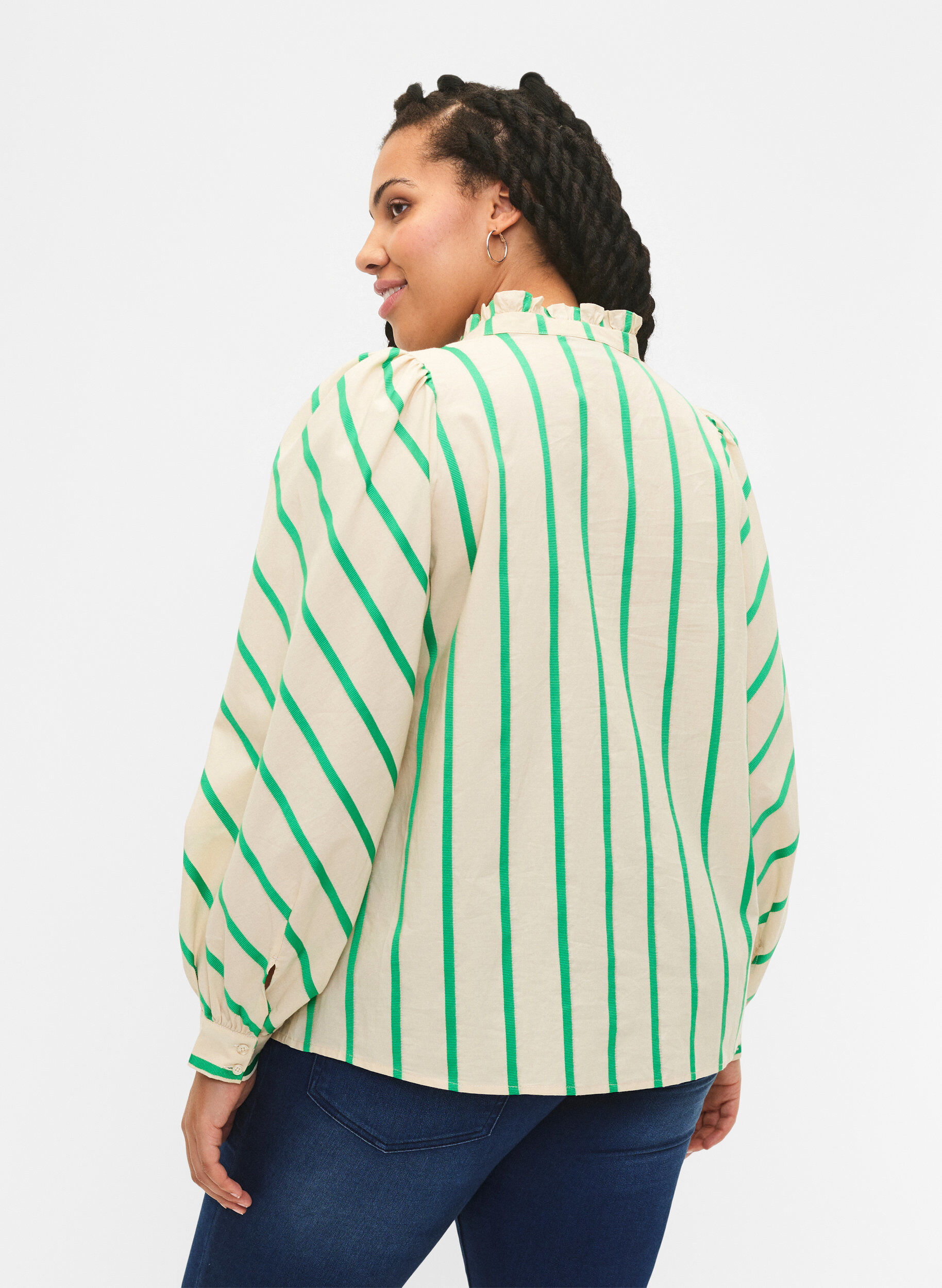 Zizzi Gestreifte Hemdbluse aus Baumwolle mit R&uuml;schenkragen, Beige Green Stripe, Model image number 1