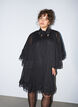 &Auml;rmelloses Kleid mit Chiffon-Cape, Schwarz, Model image number 0