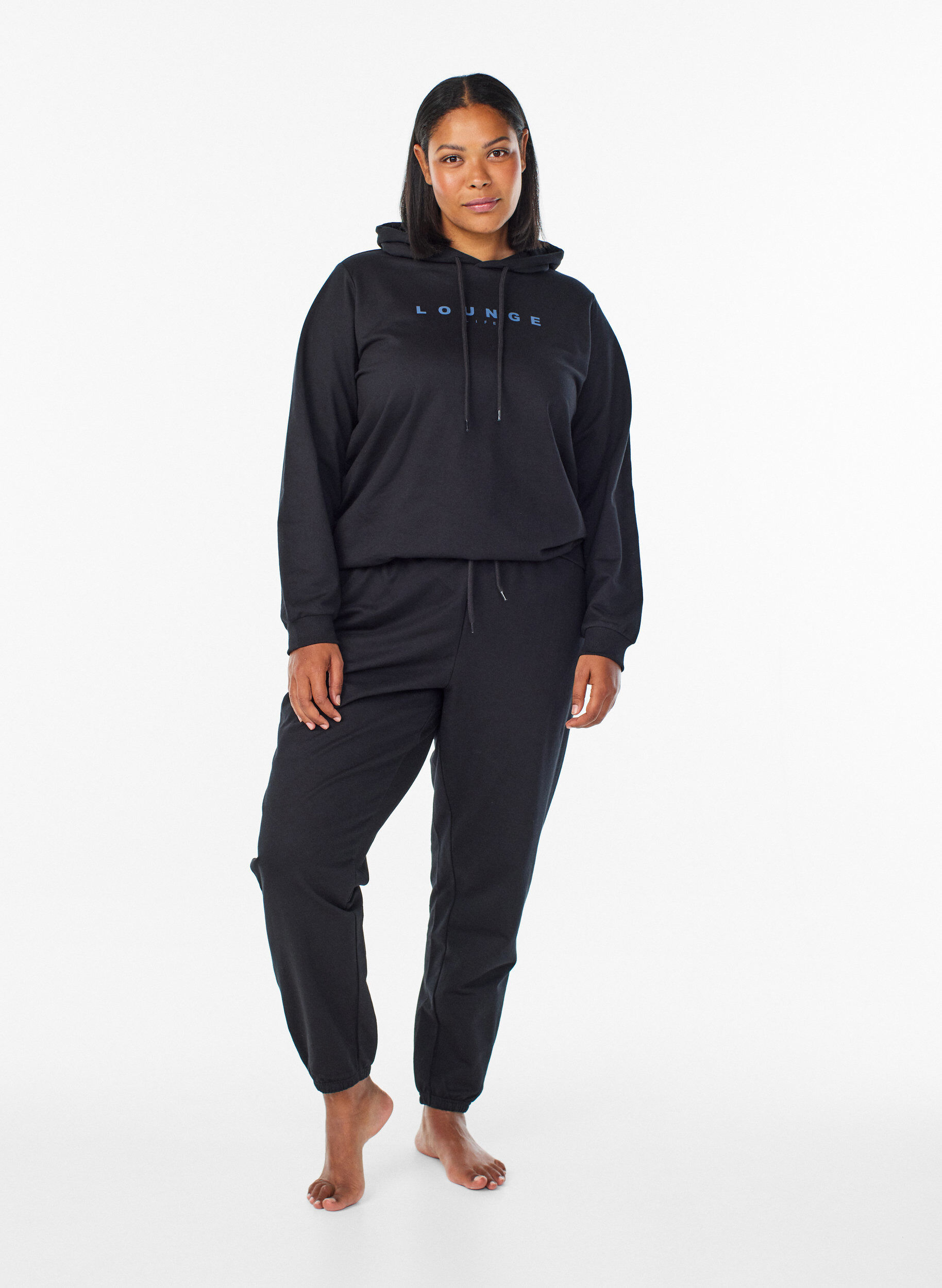 Zizzi Sweatshirt mit Kapuze und Aufdruck, Schwarz, Model image number 1