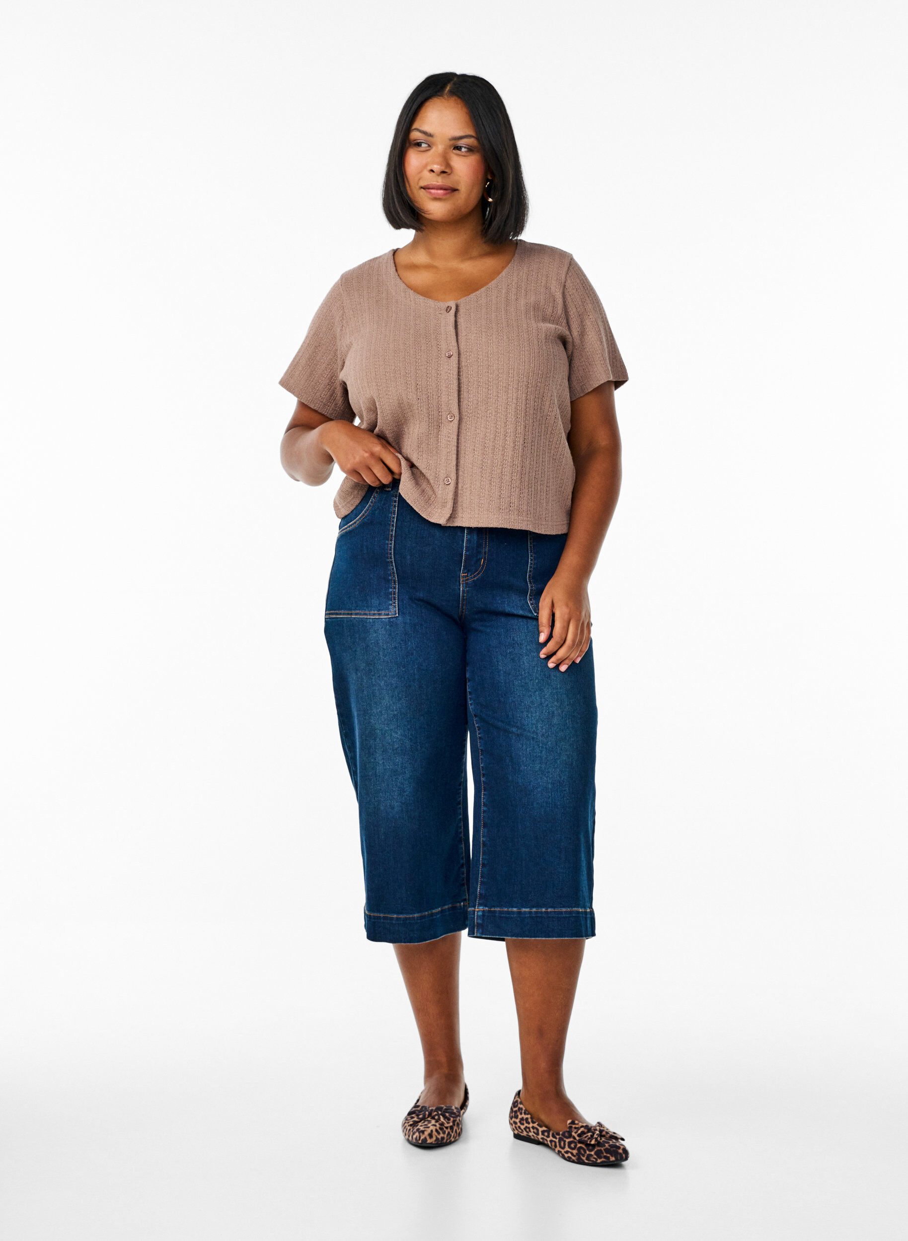 Denim-Knickers mit weiten Beinen, Blau, Model