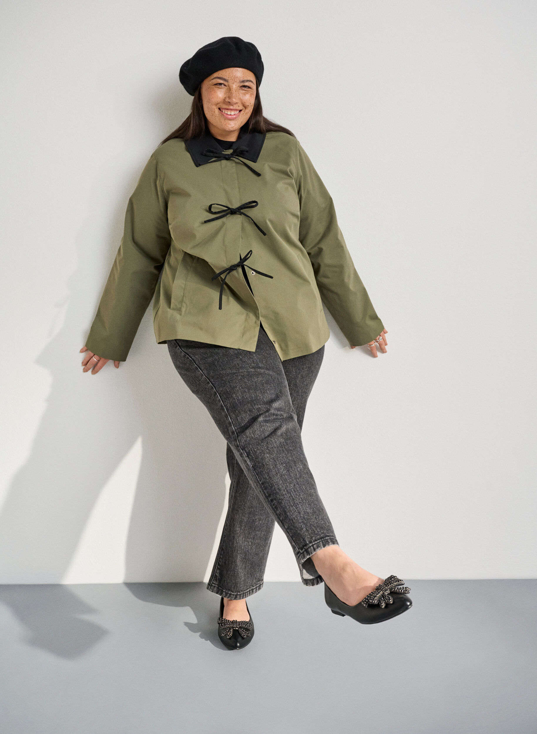 Zizzi Extra-Weite - Ballerina mit Schleife und Strasssteinen, Schwarz, Image image number 0