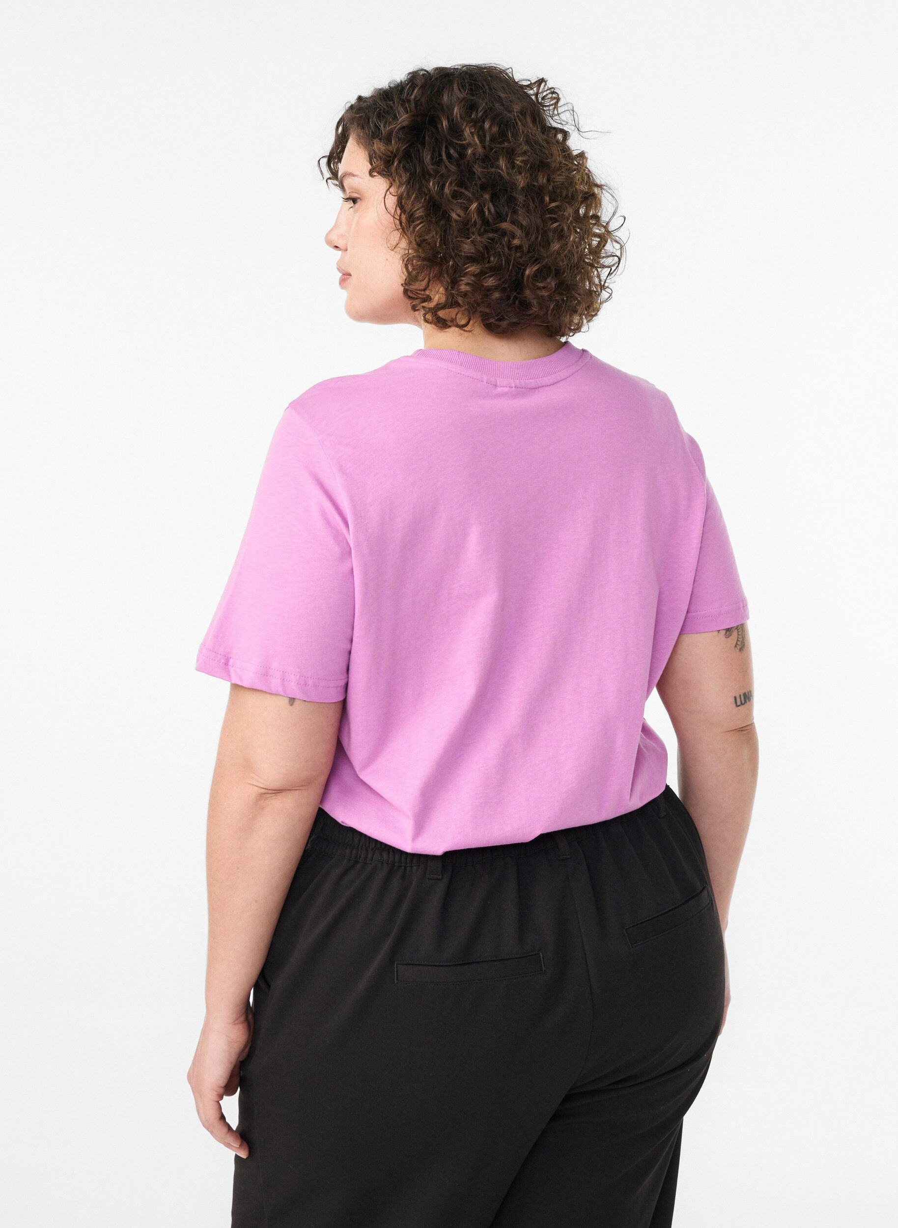 ZizziBasic-T-Shirt aus Baumwolle mit Rundhalsausschnitt, Lila, Model image number 2
