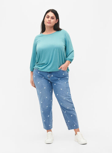 Mille Mom Fit Jeans mit Herzen, Light blue denim, Model image number 0