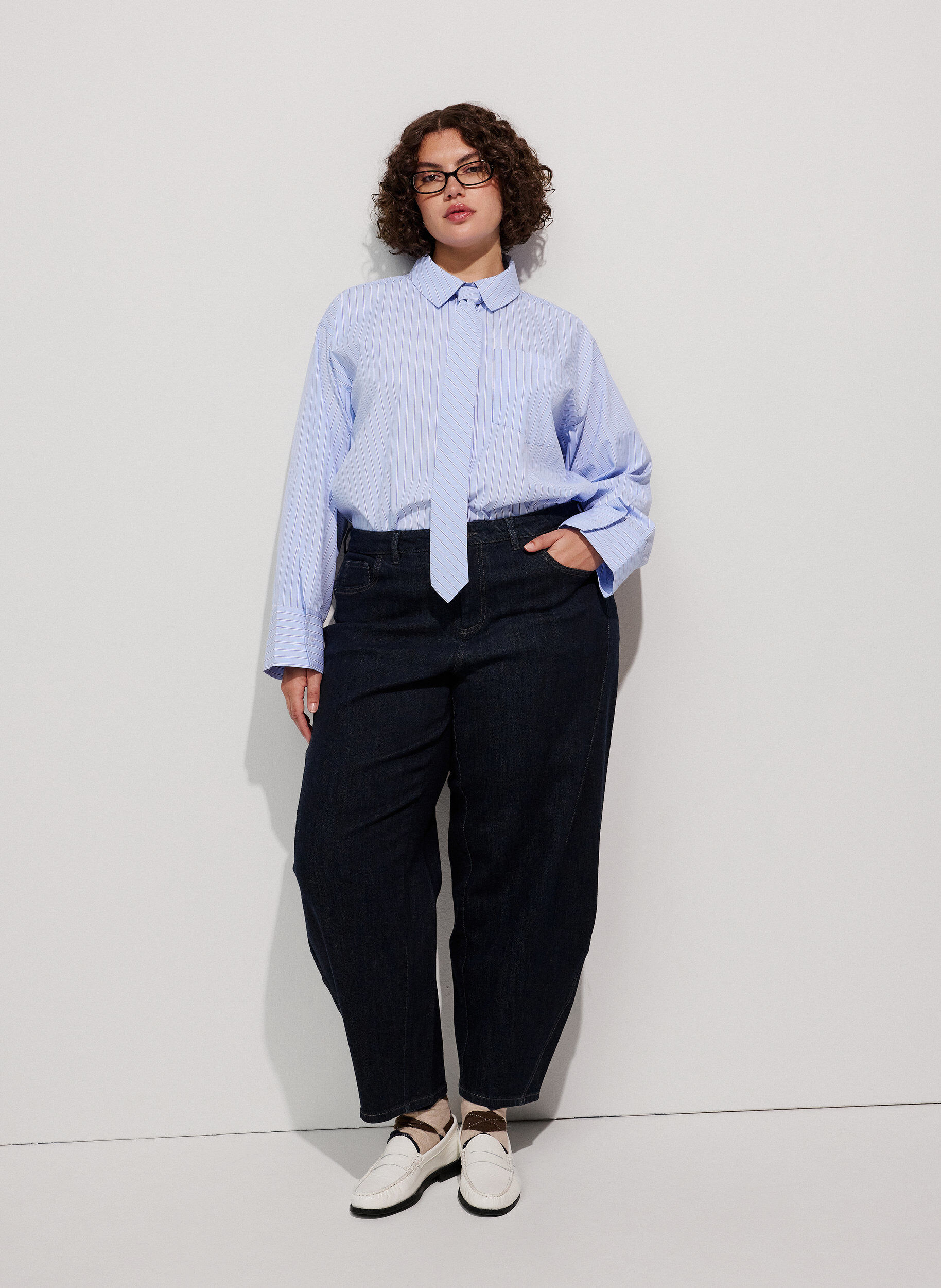 ZizziBarrel-Jeans mit hoher Taille, Blau, Model image number 0