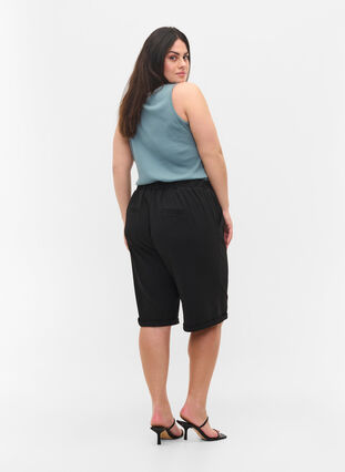 Shorts mit elastischem Bündchen und Taschen, Black, Model image number 1