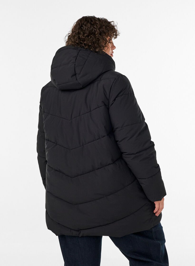 Mittellange Steppjacke mit Kapuze, Schwarz, Model image number 2