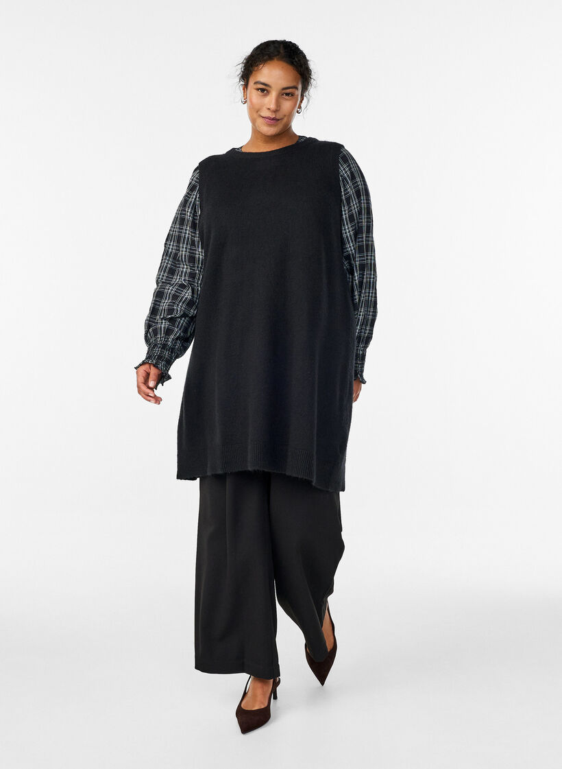 Kurzes ärmelloses Strickkleid, Schwarz, Model image number 1