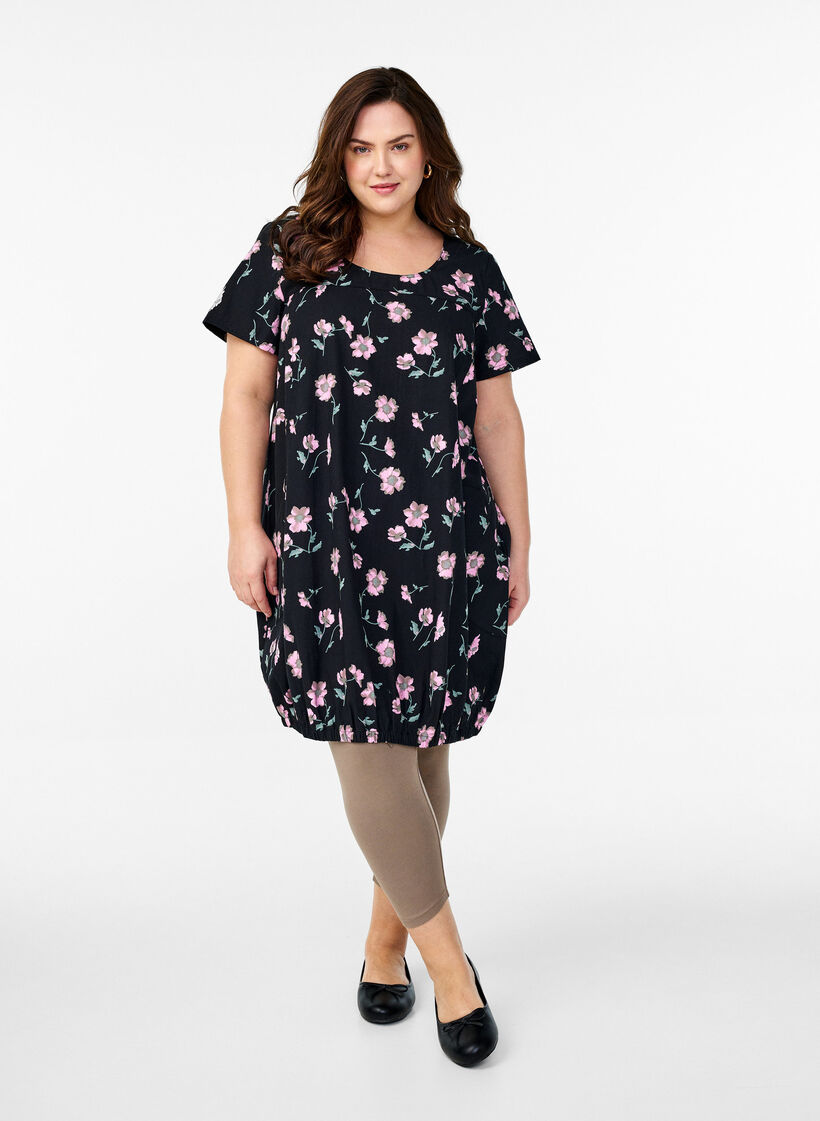 Kurz&auml;rmliges Baumwollkleid mit Aufdruck, Schwarz, Model image number 1