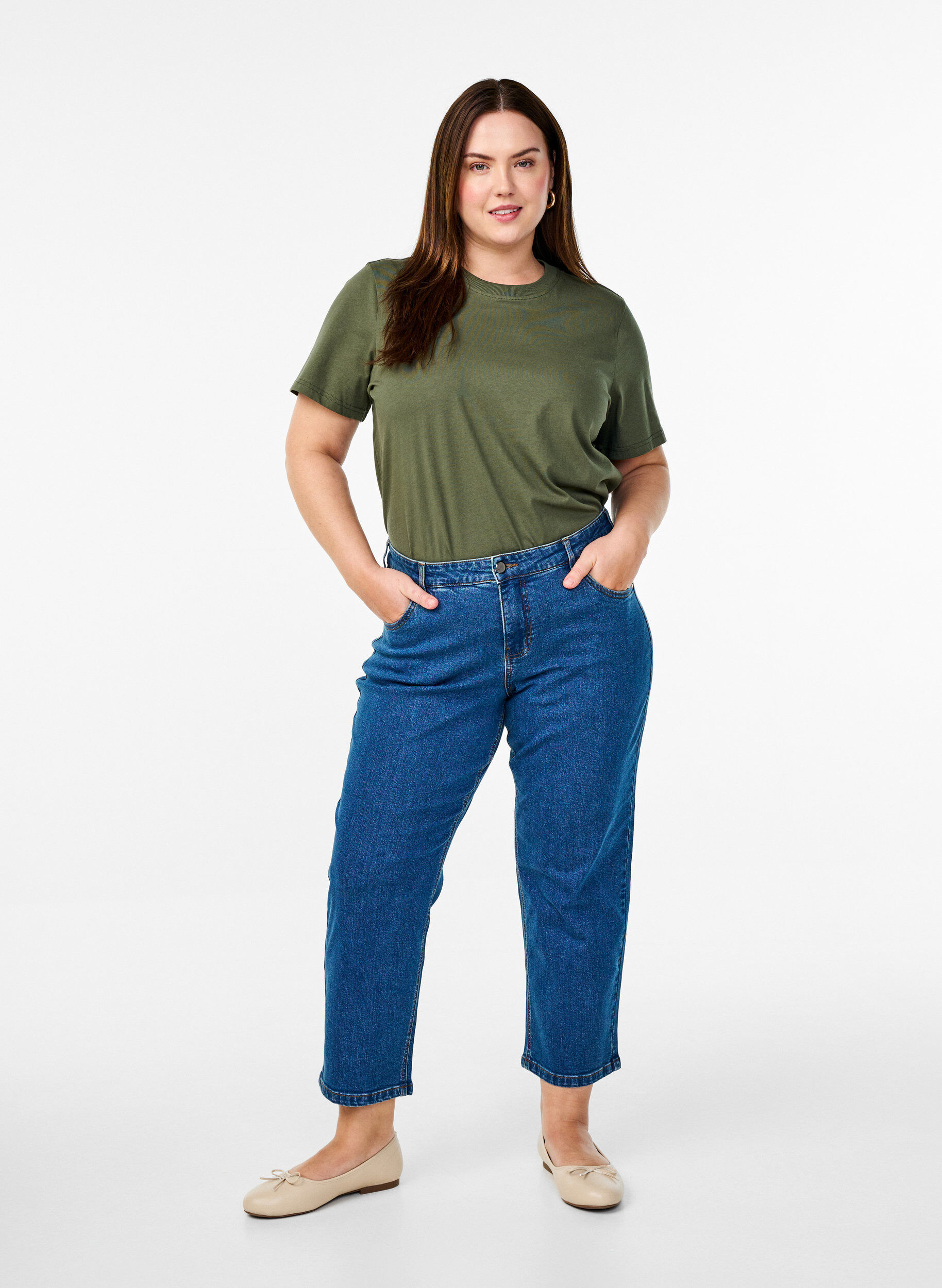 Gek&uuml;rzte Vera Jeans mit geradem Bein, Blau, Model