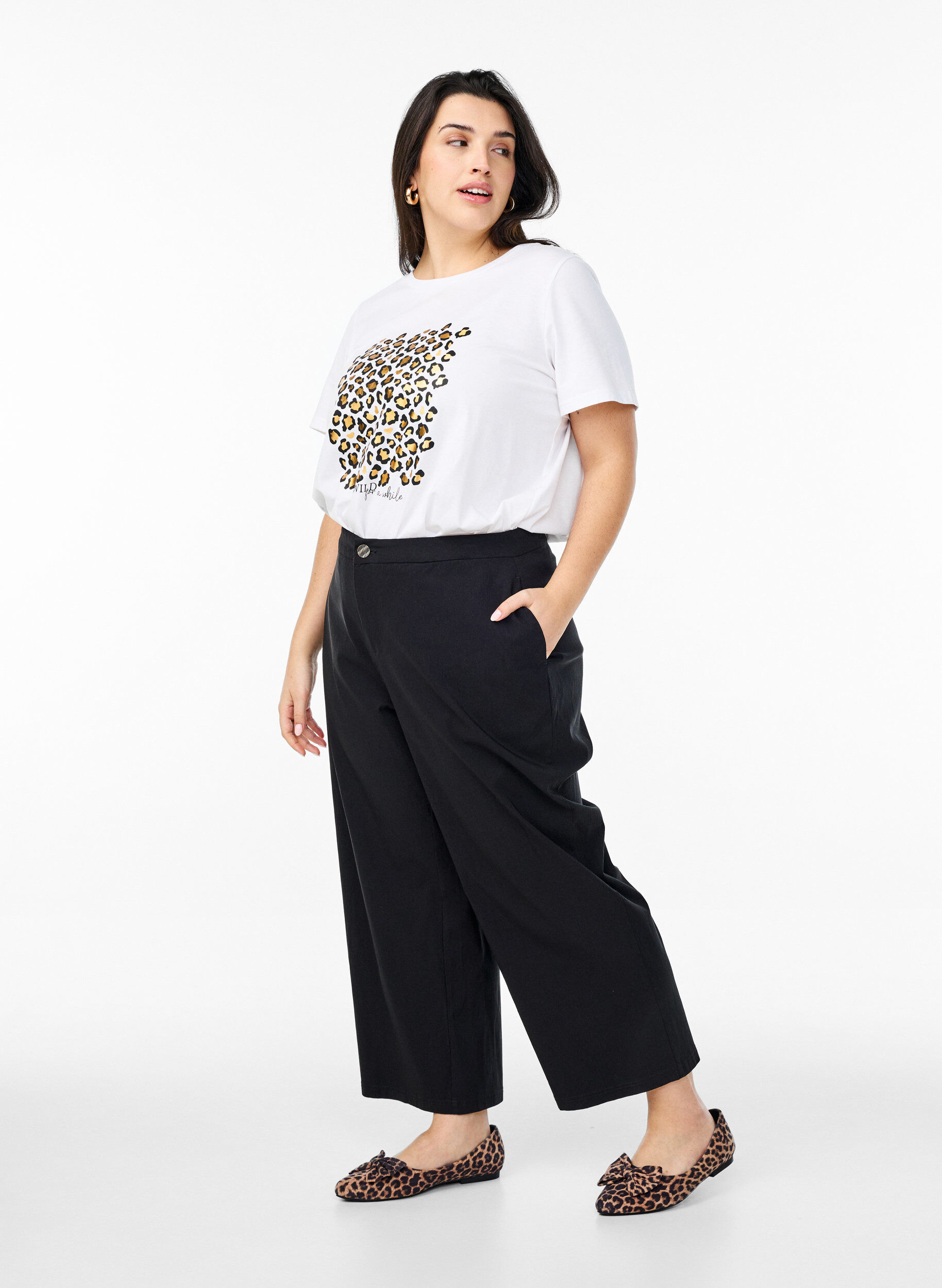 Zizzi T-Shirt mit Leopardenmuster, Bright White w. Leo, Model image number 2