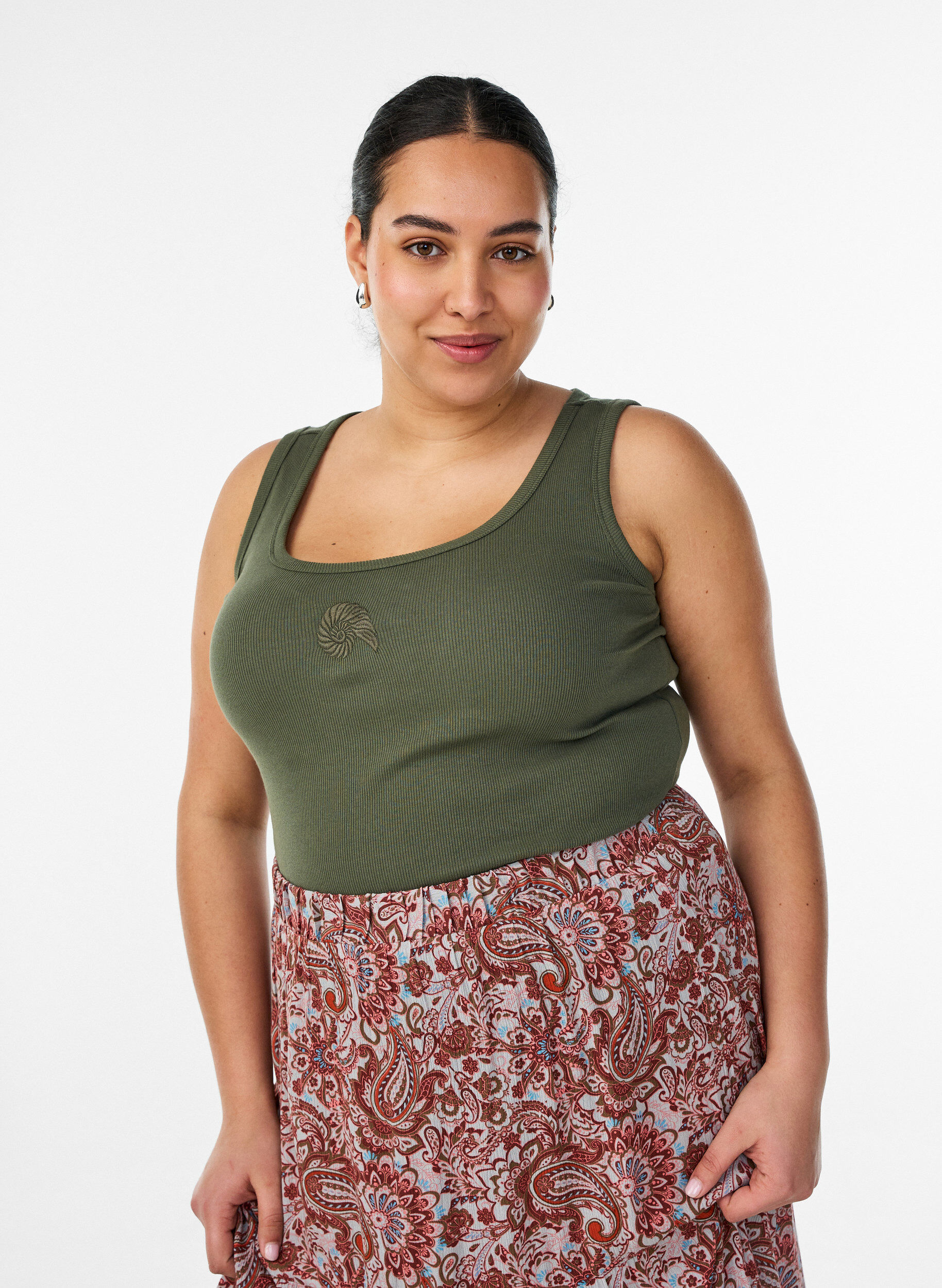 Tailleiertes Top mit Motiv, Gr&uuml;n, Model