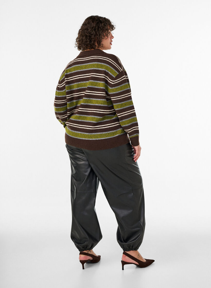 Ballonhose aus Kunstleder, Schwarz, Model image number 1