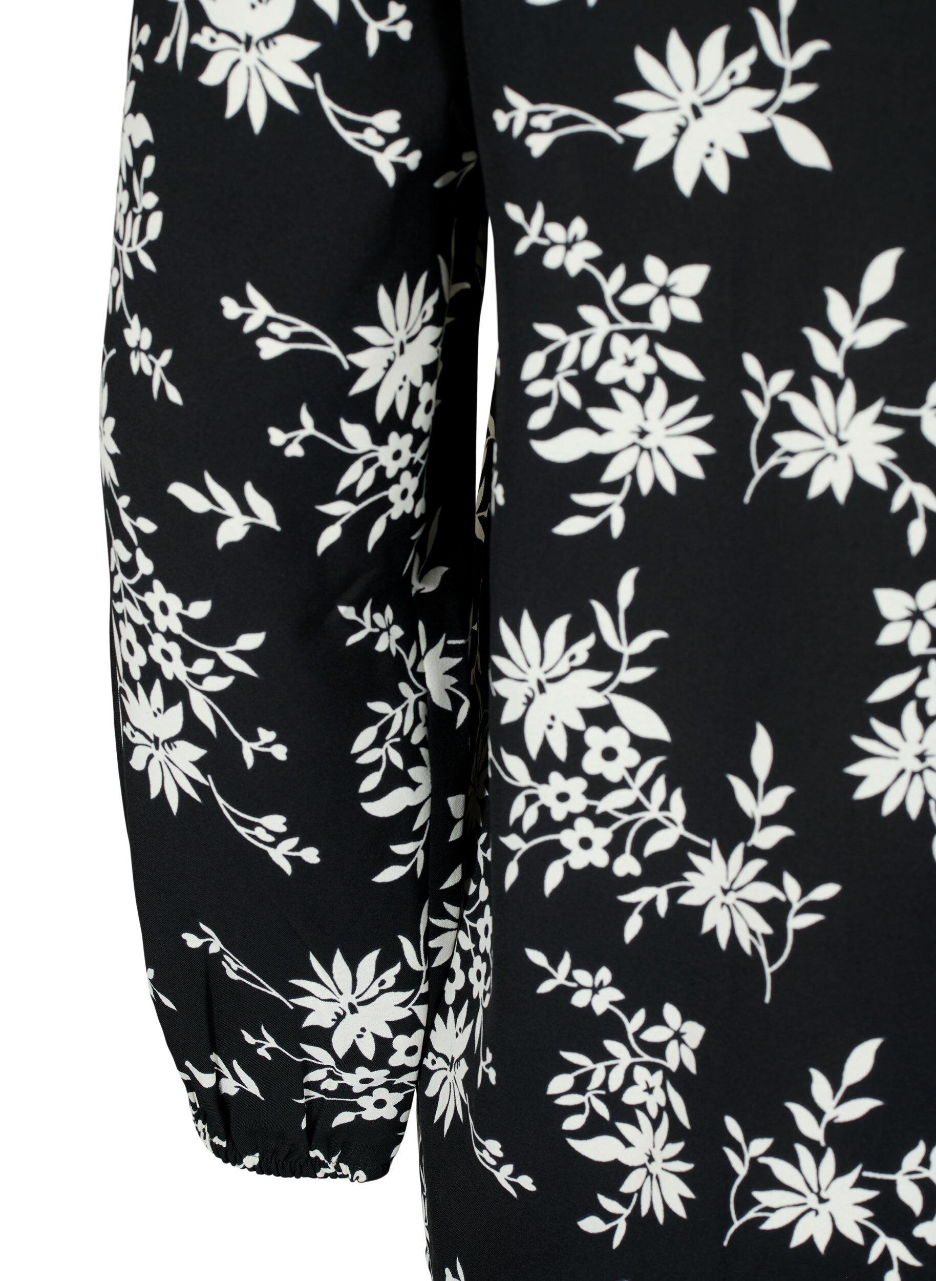 Zizzi Bluse mit Puff&auml;rmeln, Black Flower AOP, Packshot image number 3