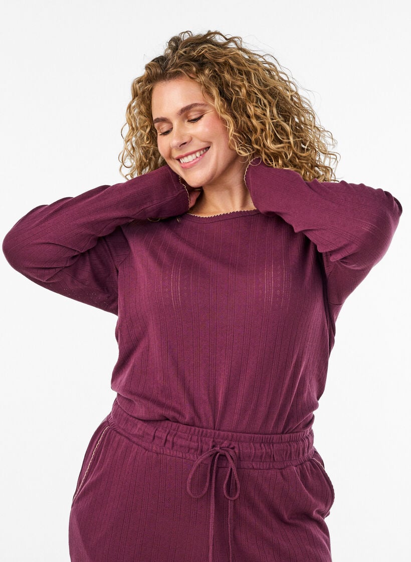 Pyjamaoberteil aus Bio-Baumwolle mit Lochstickerei, Dunkles Bordeaux, Model image number 0
